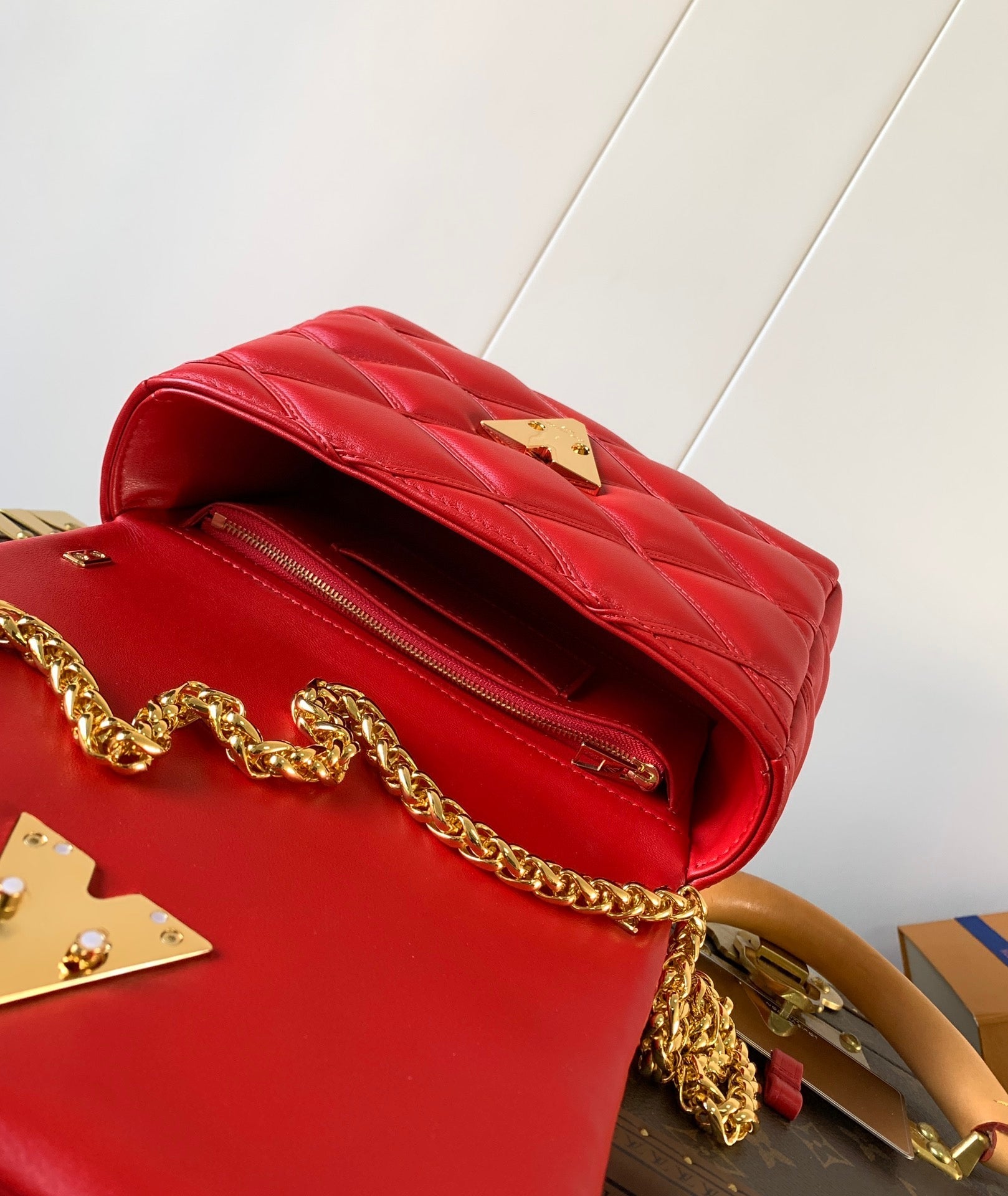 LV 25S GO-14 MM 23 IN CRIMSON RED QUILTED LAMBSKIN GOLD HARDWRE