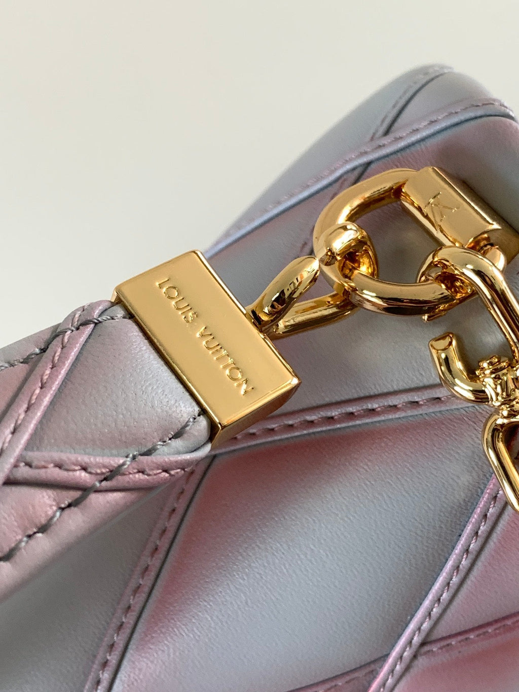 LV 25S GO-14 MM 23 IN LAVENDER GRAY QUILTED LAMBSKIN GOLD HARDWRE