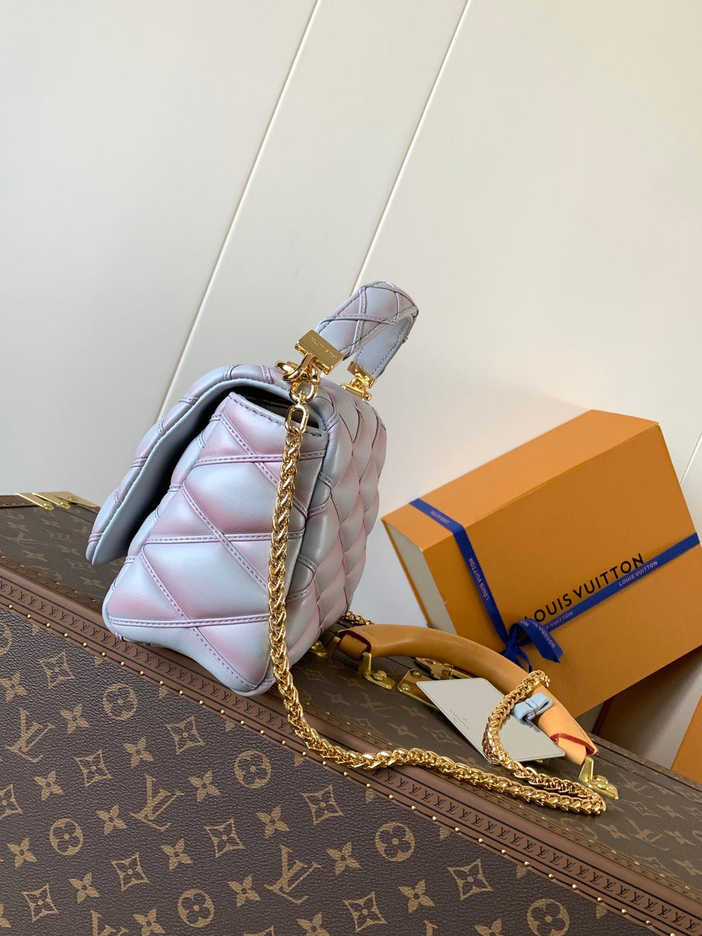 LV 25S GO-14 MM 23 IN LAVENDER GRAY QUILTED LAMBSKIN GOLD HARDWARE