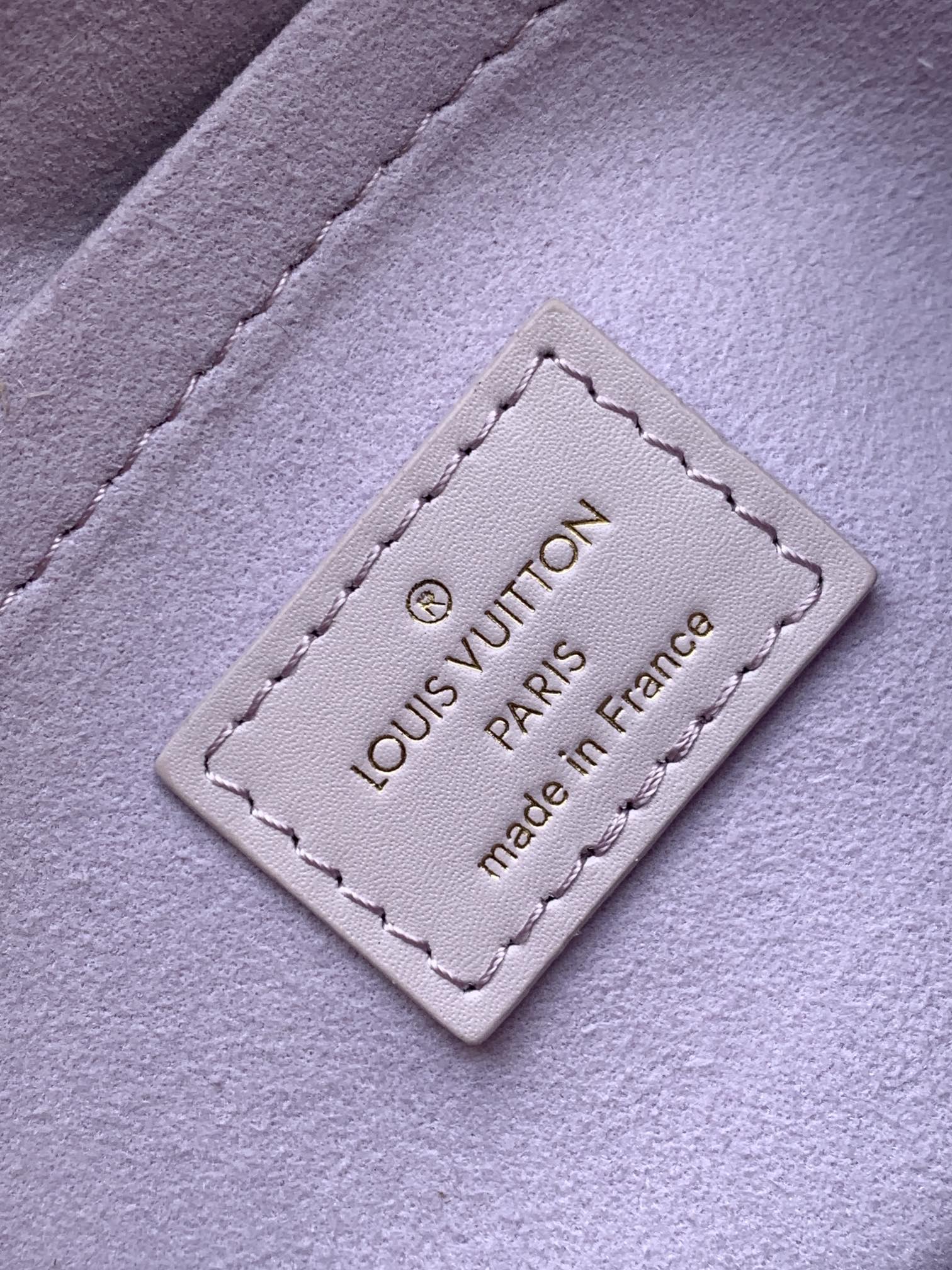 LV 25S ONTHEGO EAST WEST BAG 25 IN LIGHT LAVENDER CALFSKIN MONOGRAM EMPREINTE