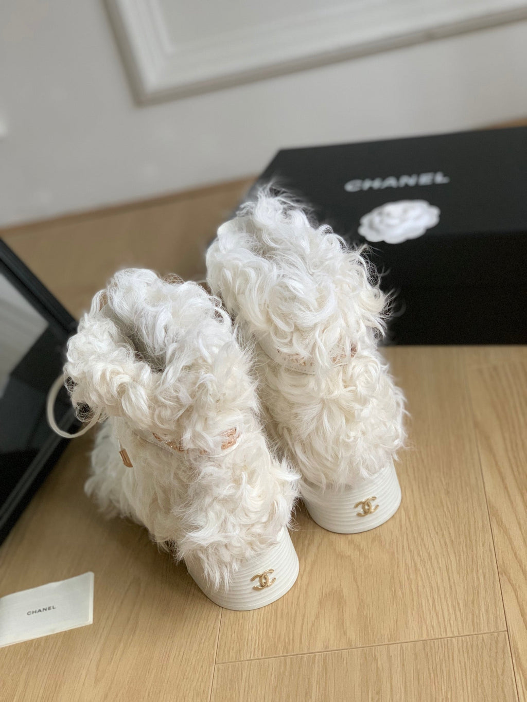 CC ANKLE BOOTS IN WHITE MIX BLACK WOOL FUR