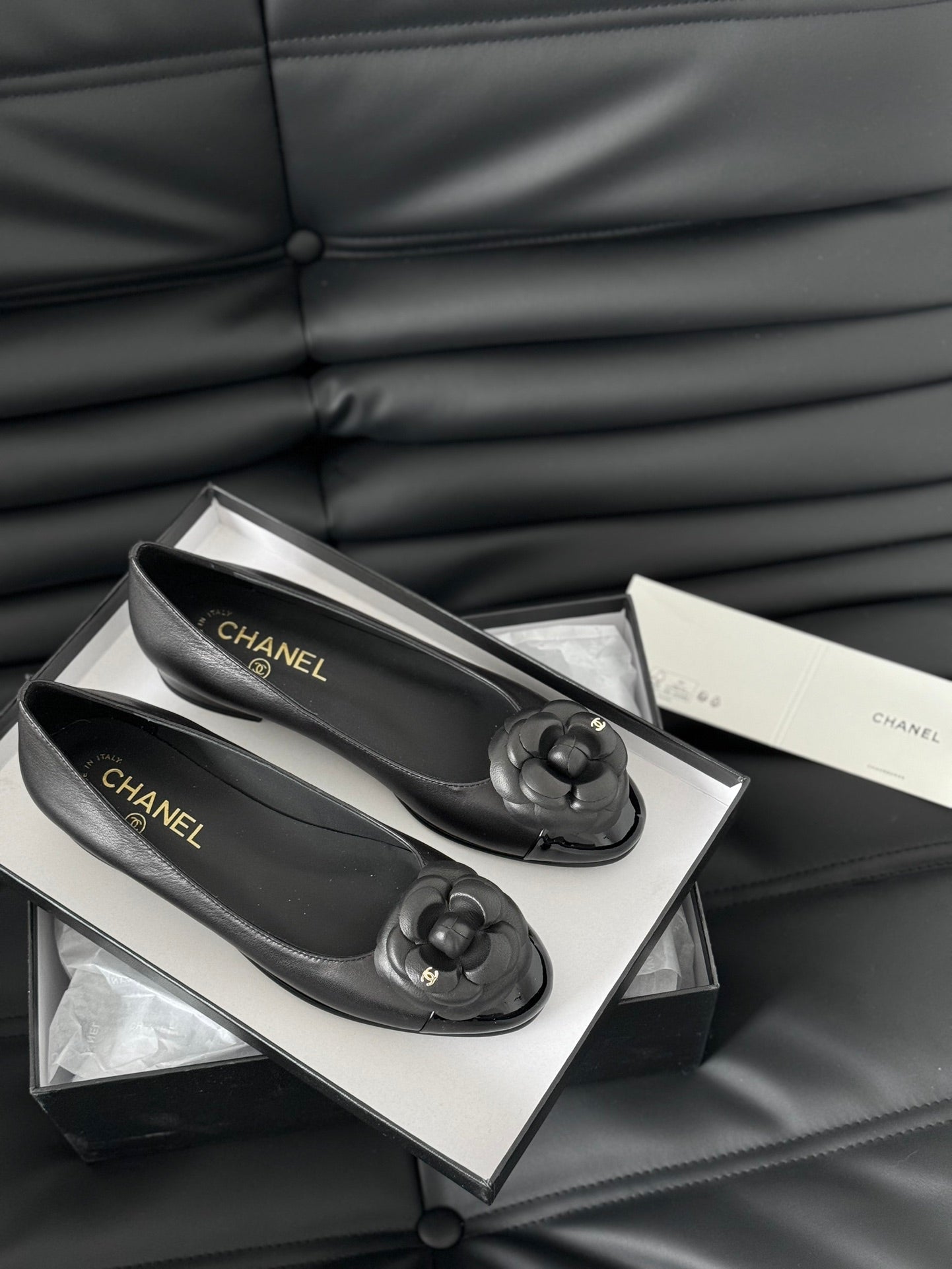 BALLET FLAT BLACK LAMBSKIN WITH FLOWER