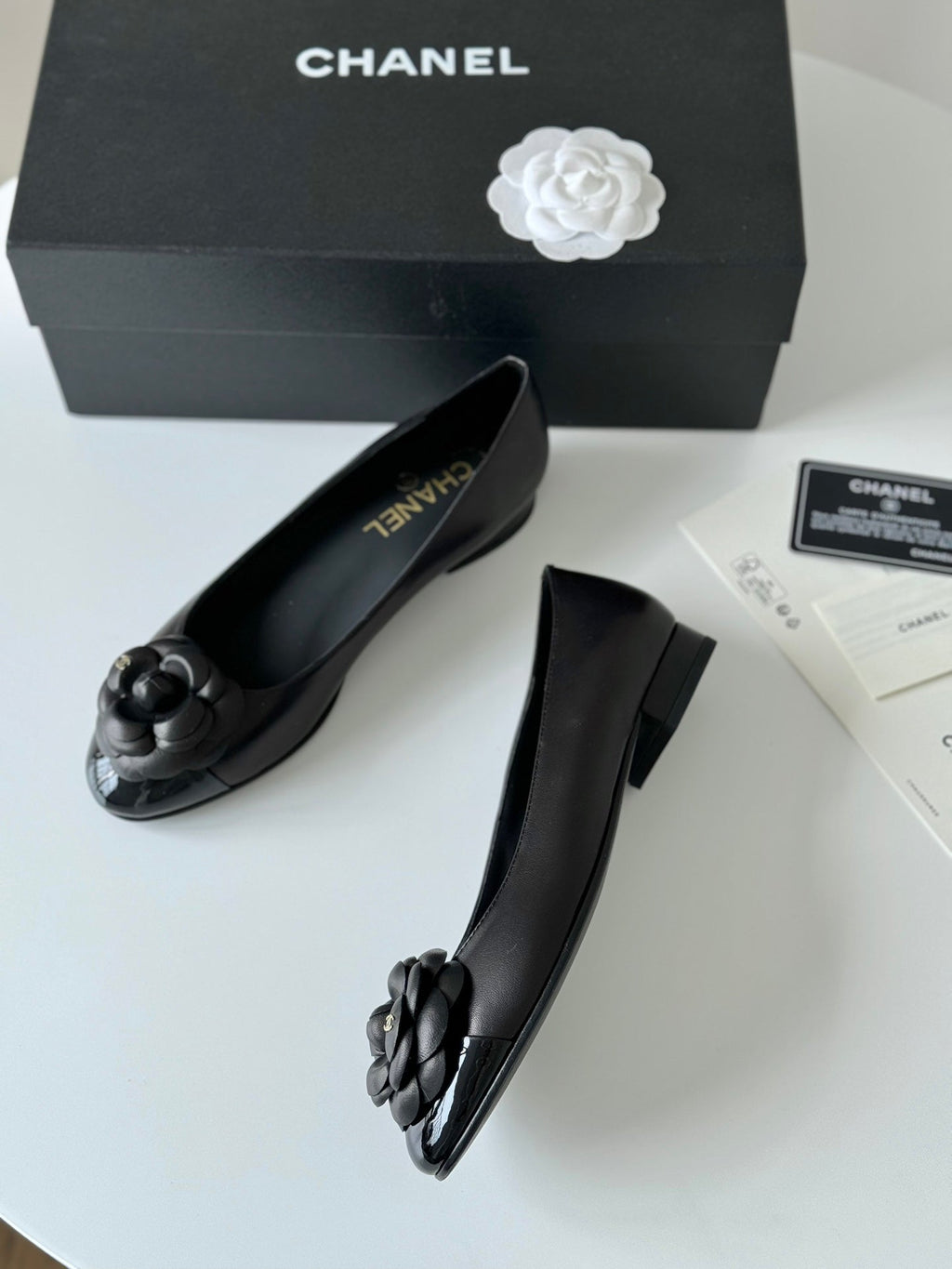BALLET FLAT BLACK LAMBSKIN WITH FLOWER