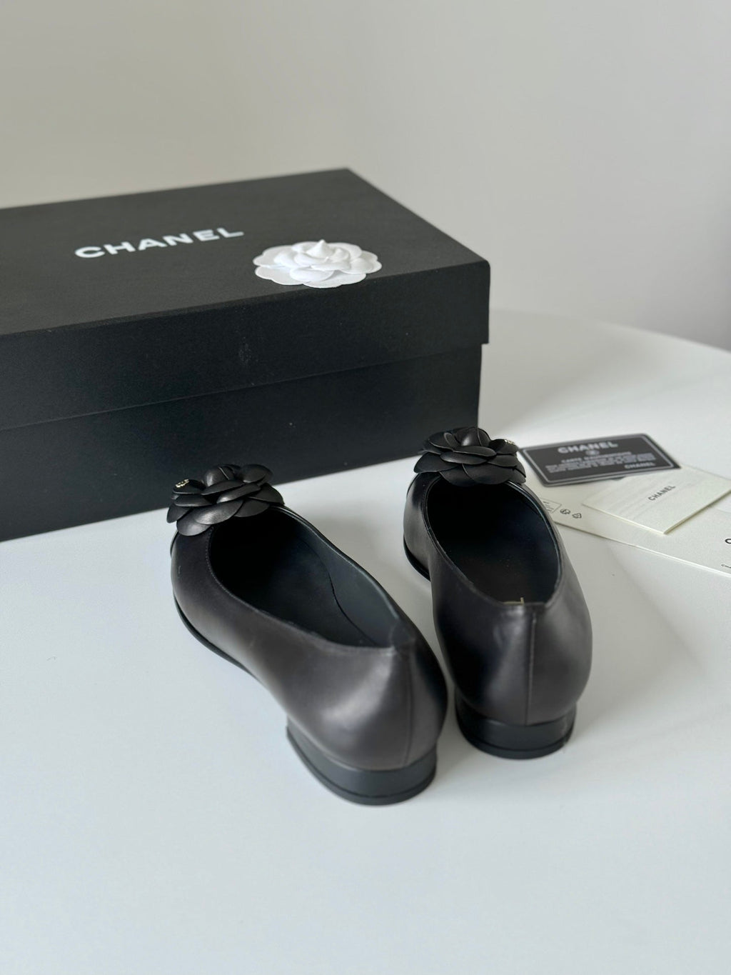 BALLET FLAT BLACK LAMBSKIN WITH FLOWER