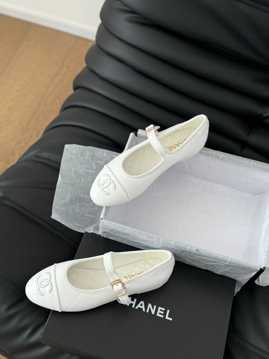 MARY JANE SHOES IN WHITE LAMBSKIN