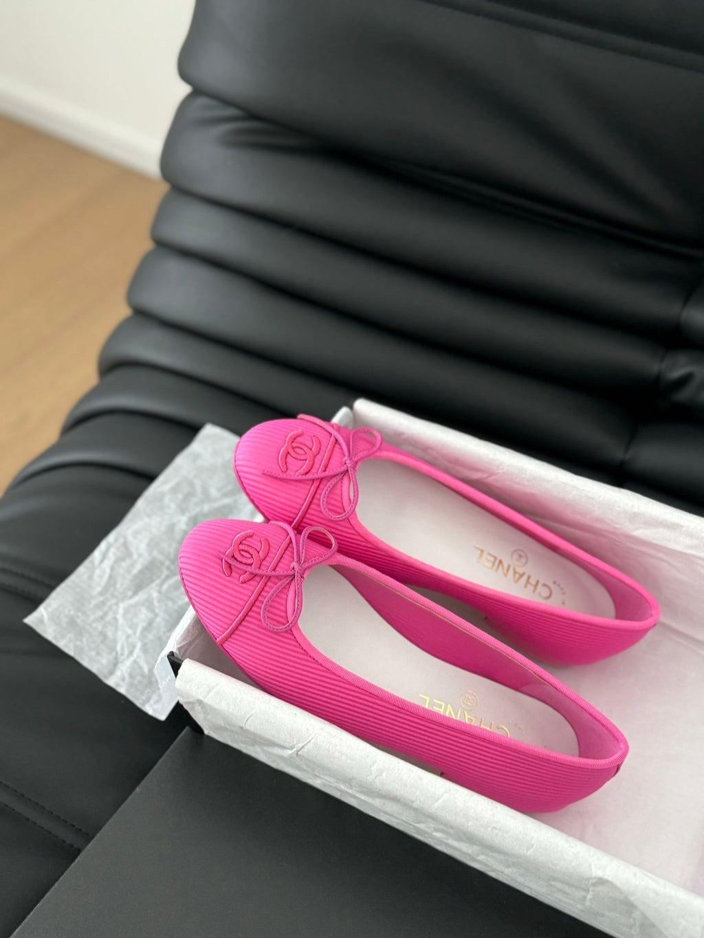 CLASSIC BALLET FLATS BRIGHT PINK LAMBSKIN