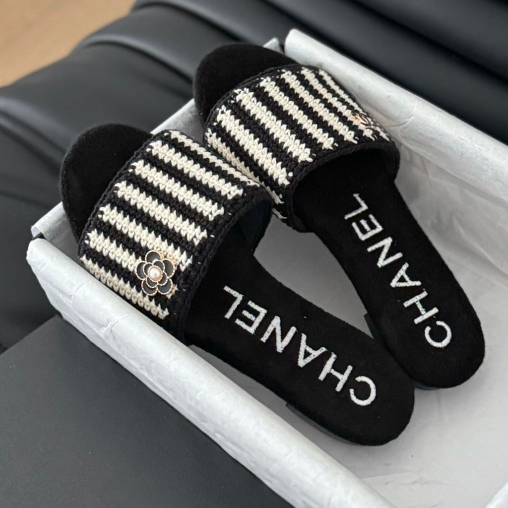 Sheepskins Knit Slippers Black White