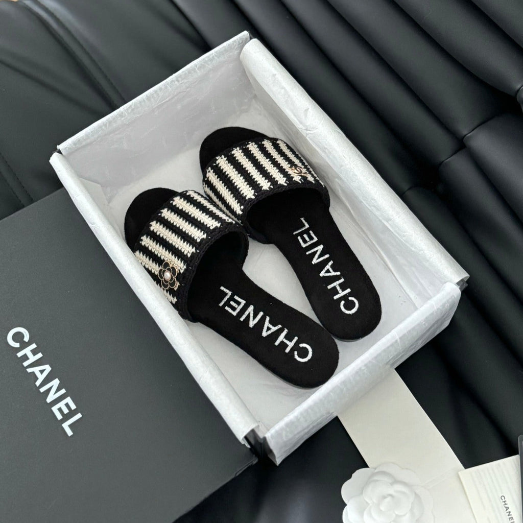 Sheepskins Knit Slippers Black White