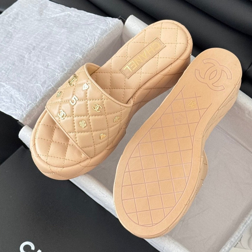 Thick Sole Slope Heel Weddge Lambskin Beige Cream