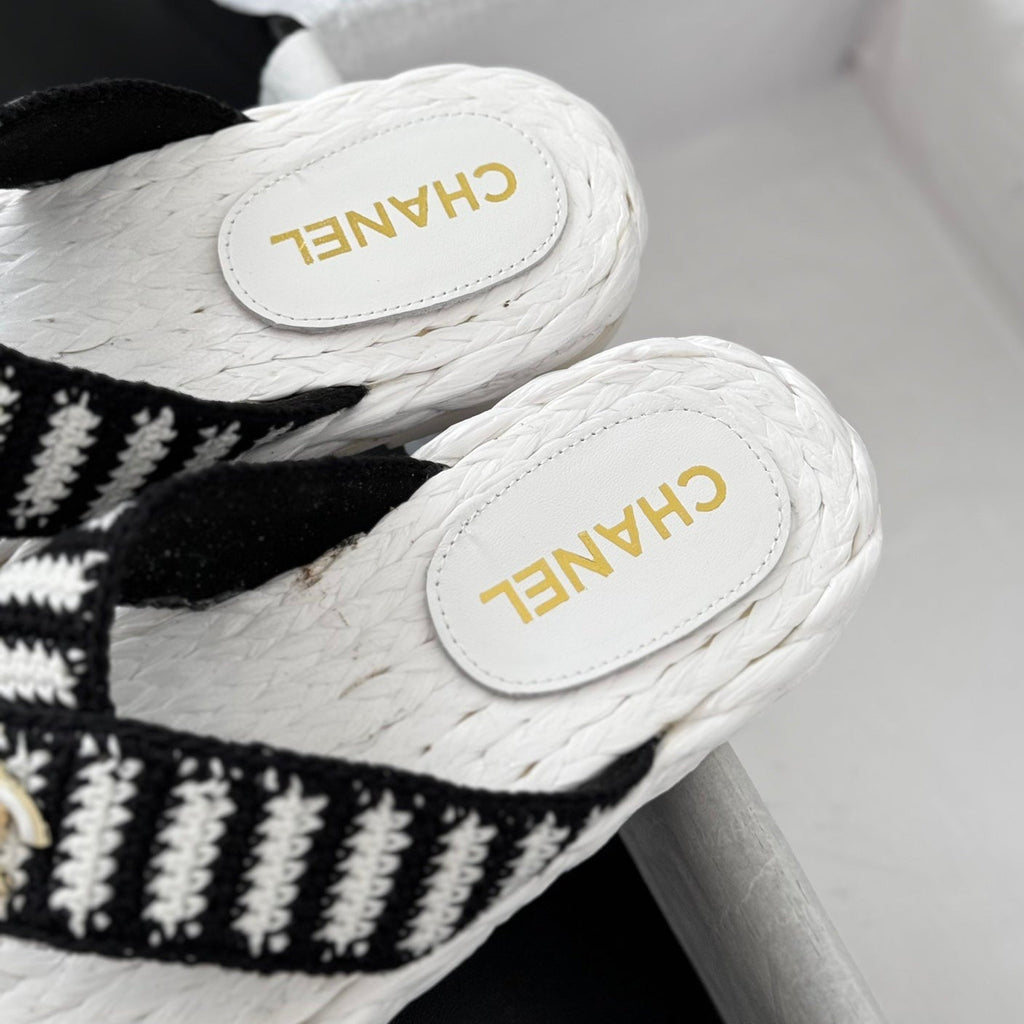 Hottest Knit Flip-Flops White Black