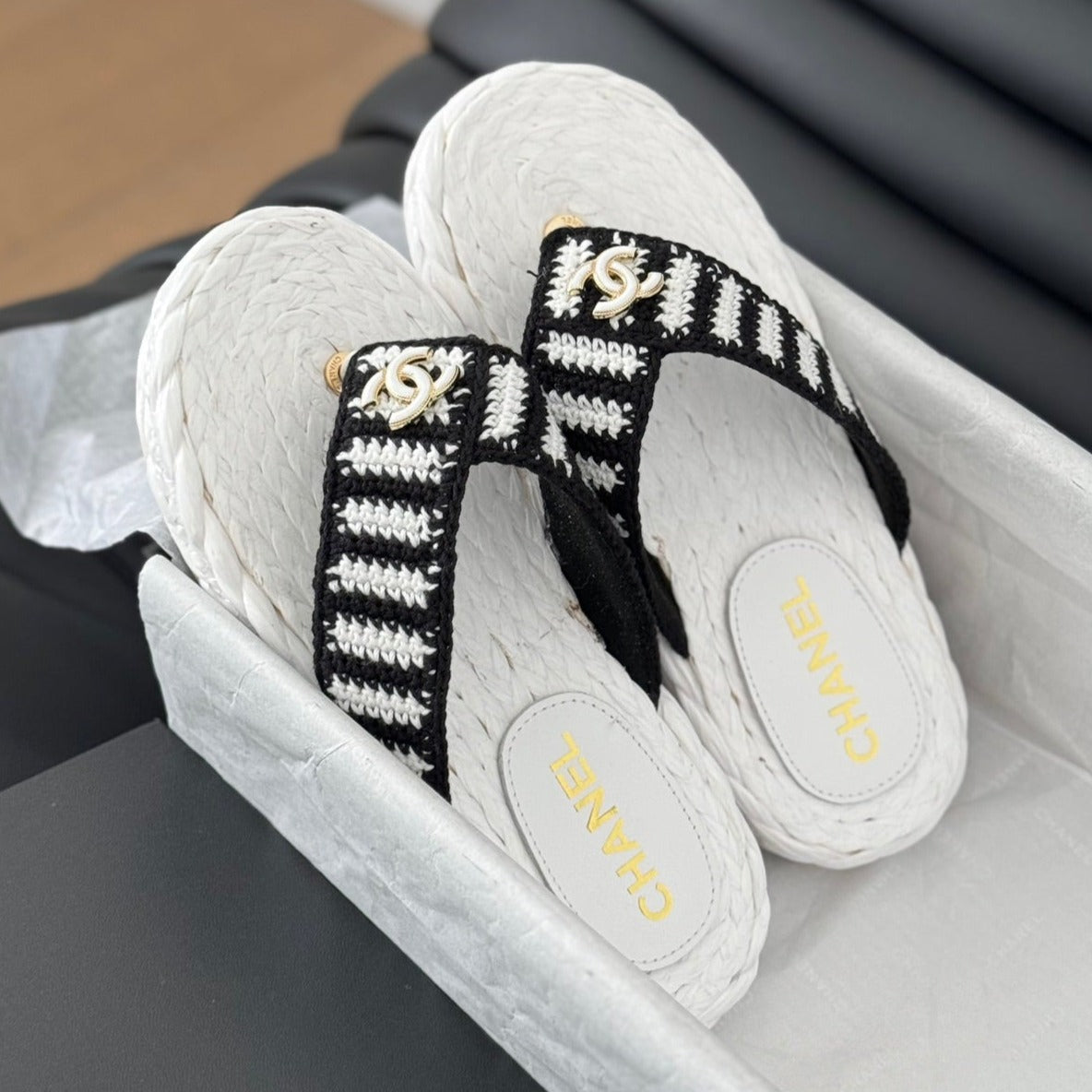 Hottest Knit Flip-Flops White Black