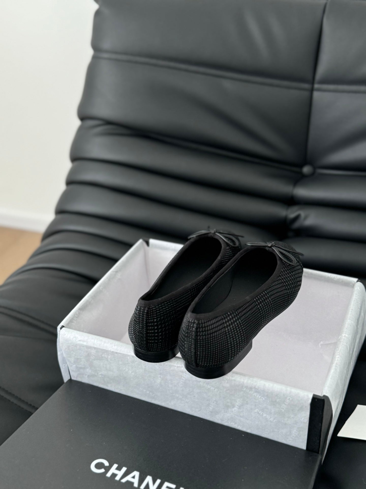 CLASSIC BALLET FLATS BLACK LAMBSKIN