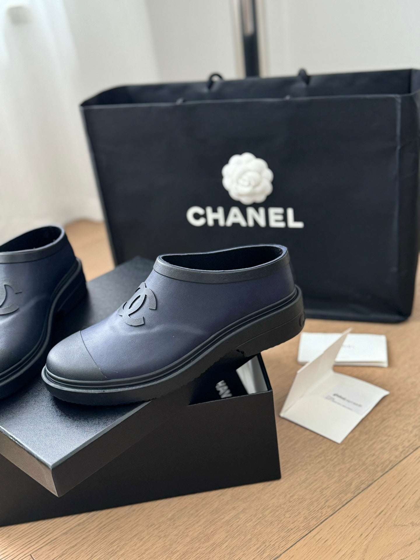 SHORT BOOTS IN MID-NIGHT BLUE RUBBER