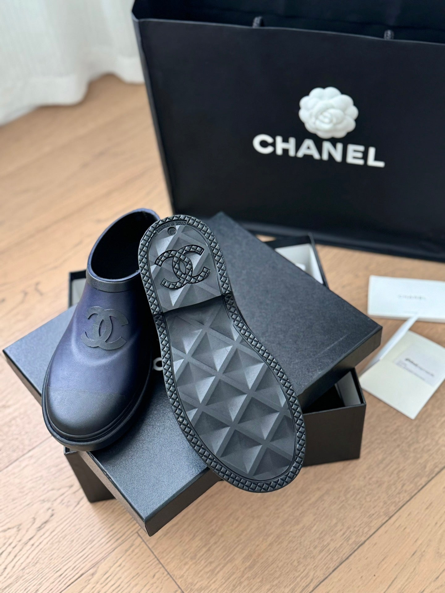 SHORT BOOTS IN MID-NIGHT BLUE RUBBER