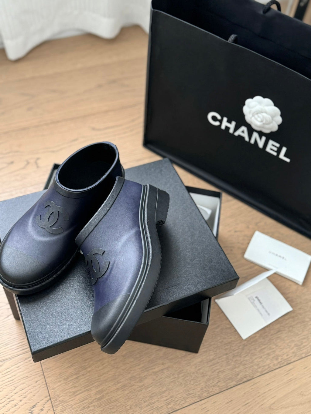 SHORT BOOTS IN MID-NIGHT BLUE RUBBER