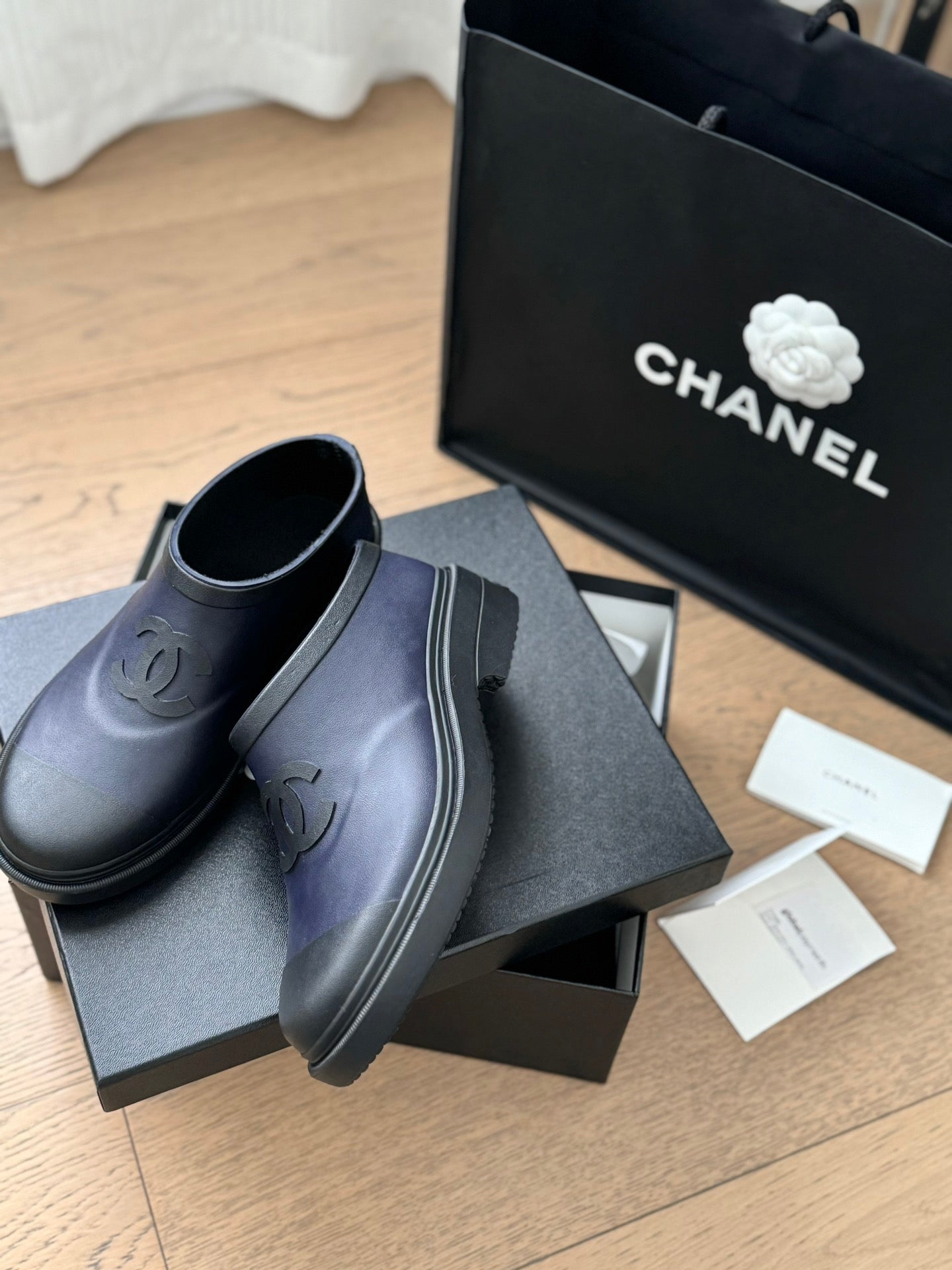 SHORT BOOTS IN MID-NIGHT BLUE RUBBER