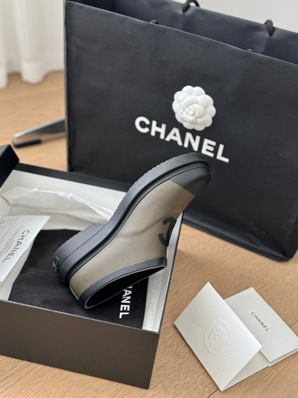 SHORT BOOTS IN MOCHA BROWN MIX BLACK RUBBER