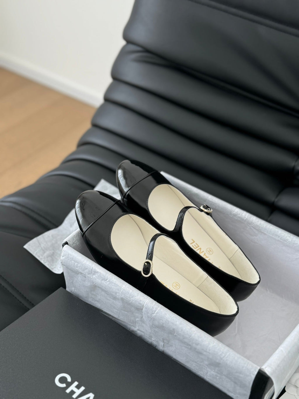 CC MARY JANE SHOES IN BLACK LAMBSKIN WITH GOLD HARDWARE