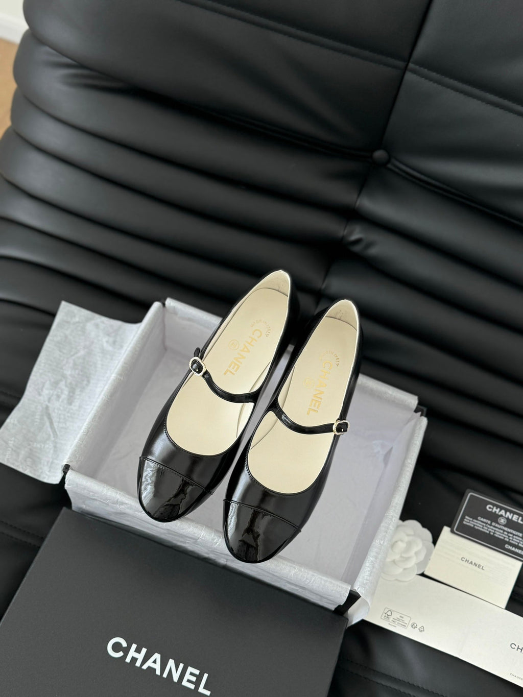 CC MARY JANE SHOES IN BLACK LAMBSKIN WITH GOLD HARDWARE