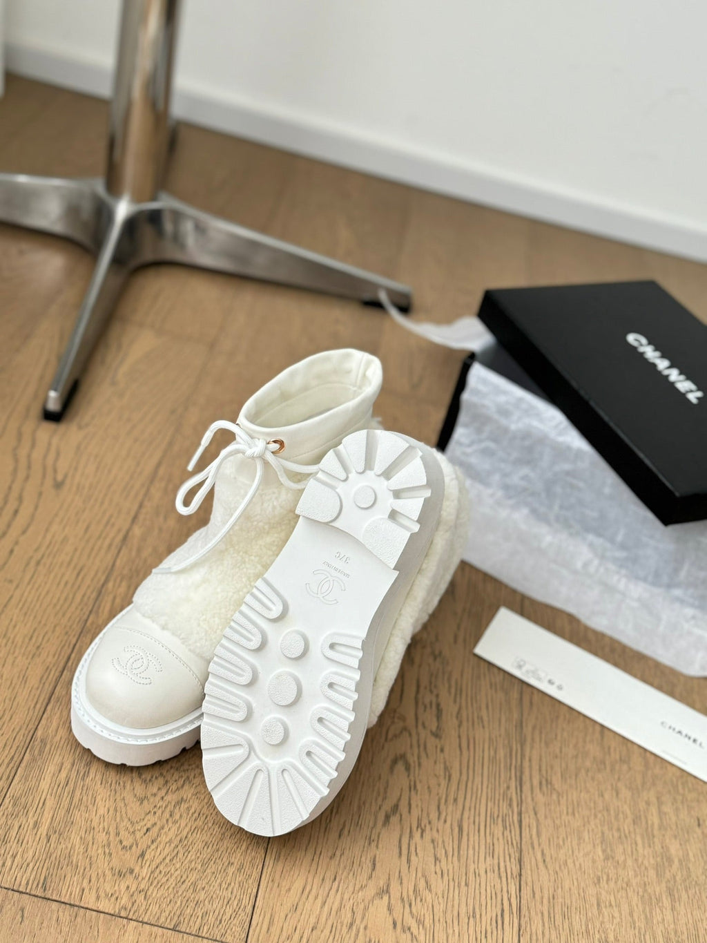 CC CHUNKY BOOTS IN WHITE SMOOTH FLEECE AND CALFSKIN