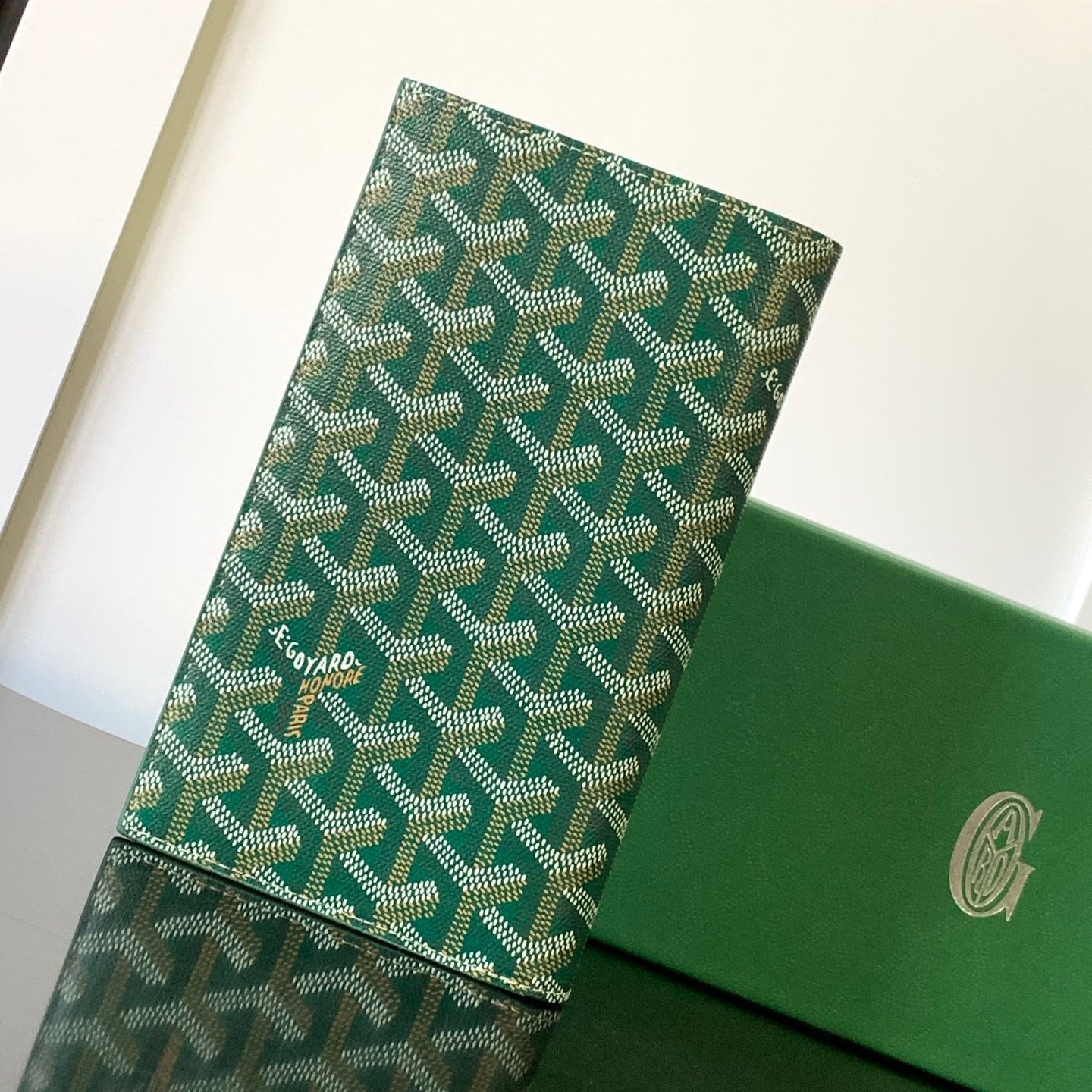 RICHELIEU CHECKBOOK WALLET 19 IN GREEN GOYARDINE CANVAS AND CALFSKIN