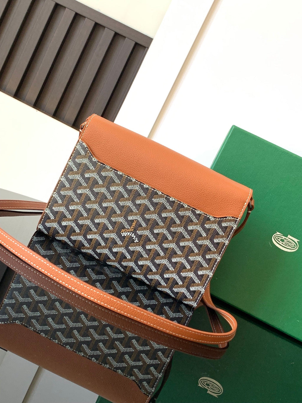 CHYPRE WALLET-POUCH 21 IN BLACK GOYARDINE CANVAS AND TAN CALFSKIN