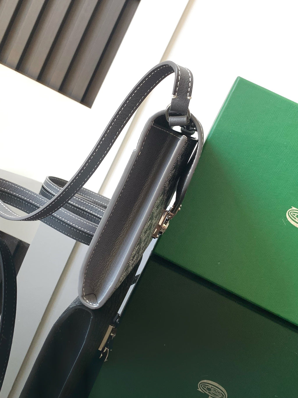 CHYPRE WALLET-POUCH 21 IN GRAY GOYARDINE CANVAS AND CALFSKIN