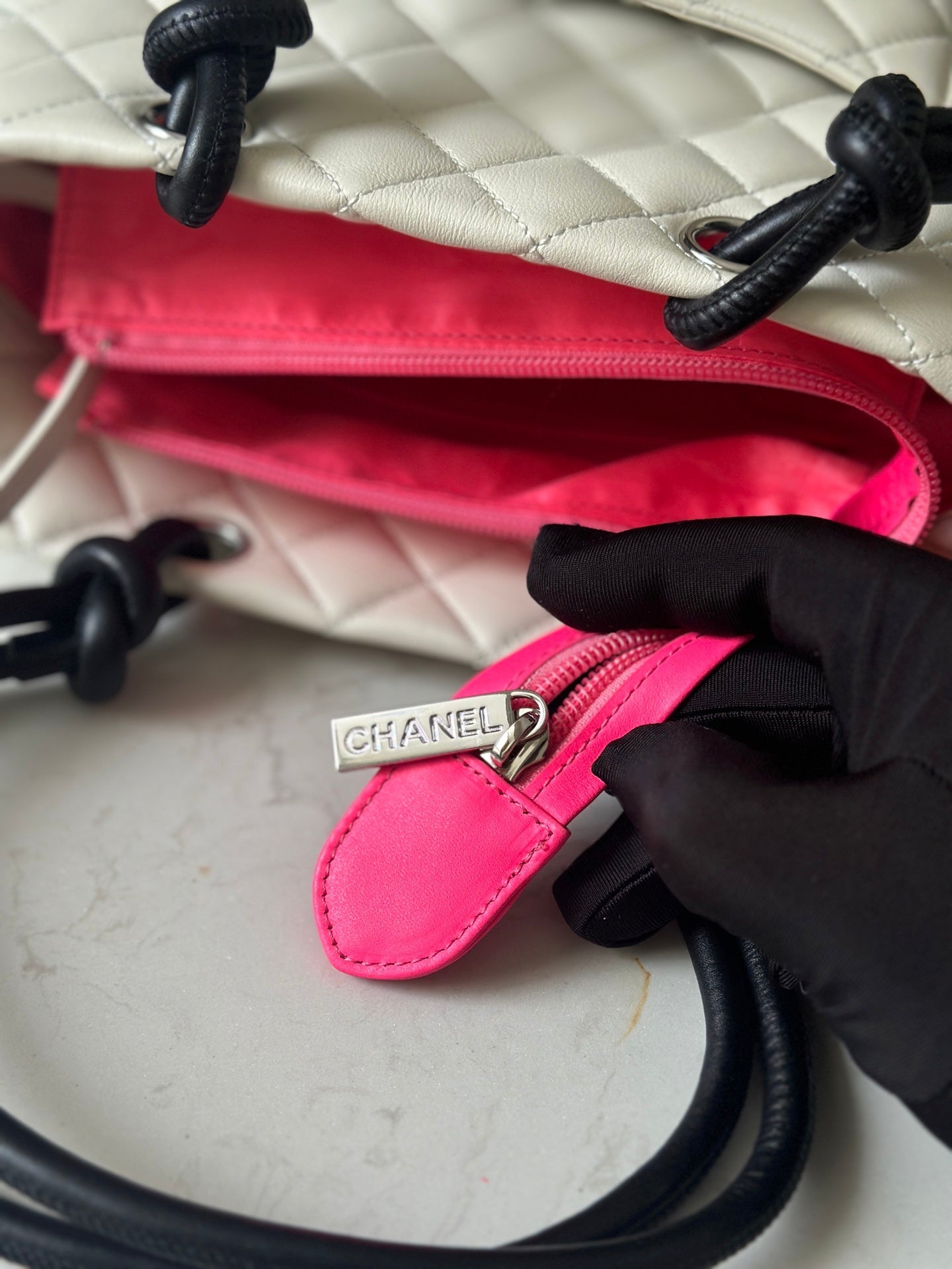 CHANEL 25S CAMBON LIGNE TOTE BAG 24 IN WHITE MIX BLACK CALFSKIN