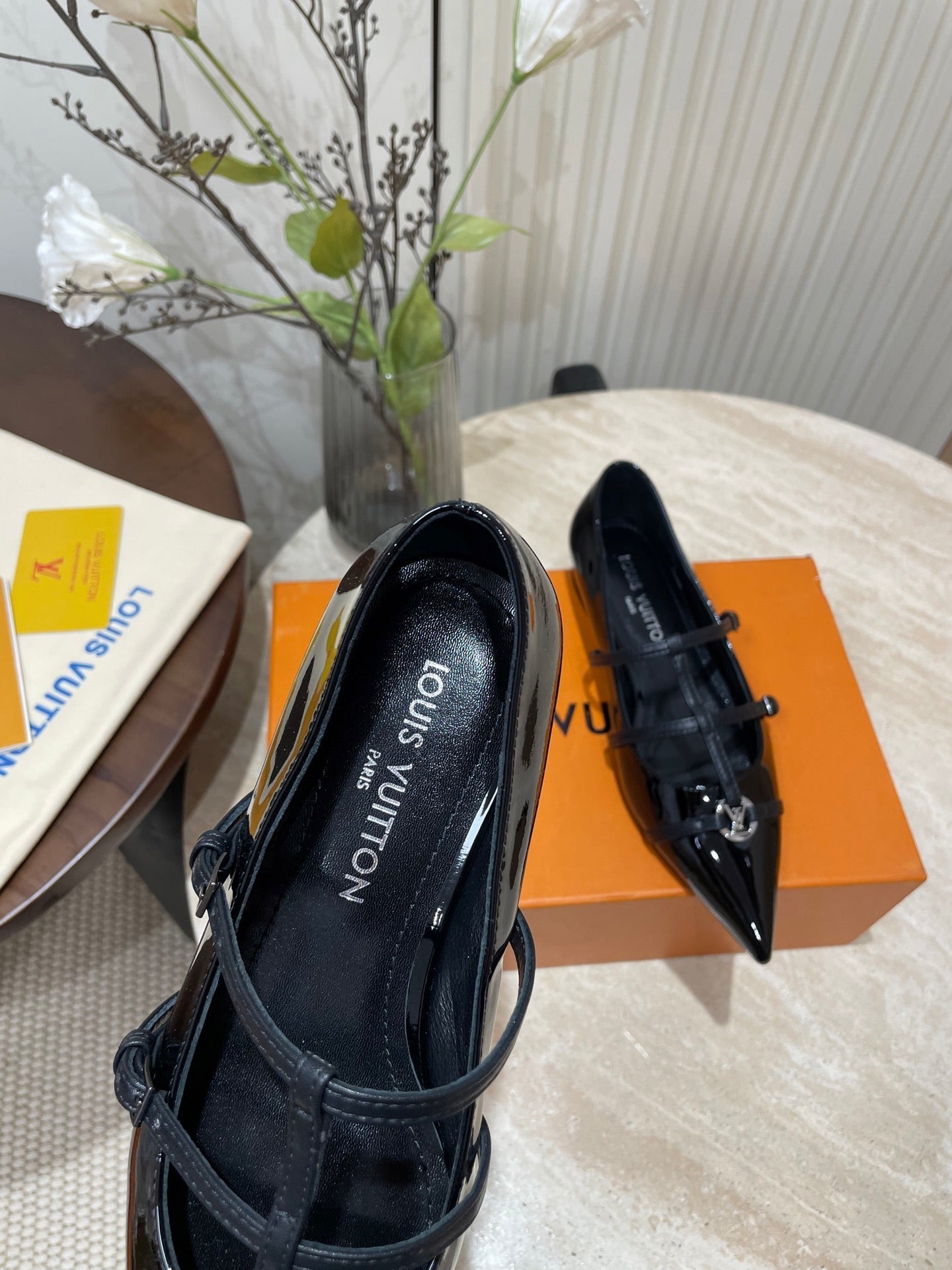 POINTED-TOE TRIPLE-STRAP BALLET FLAT IN BLACK PATENT CALFSKIN