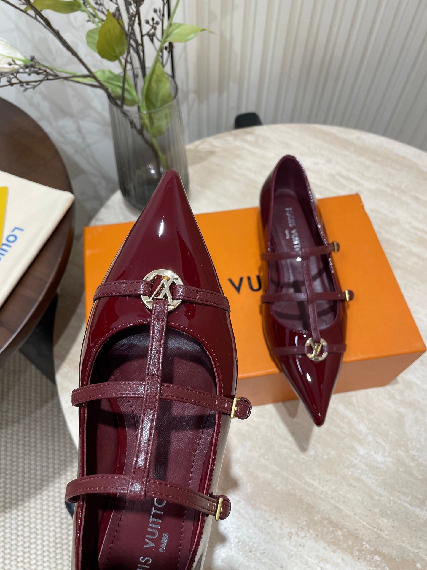 POINTED-TOE TRIPLE-STRAP BALLET FLAT IN BURGUNDY RED PATENT CALFSKIN