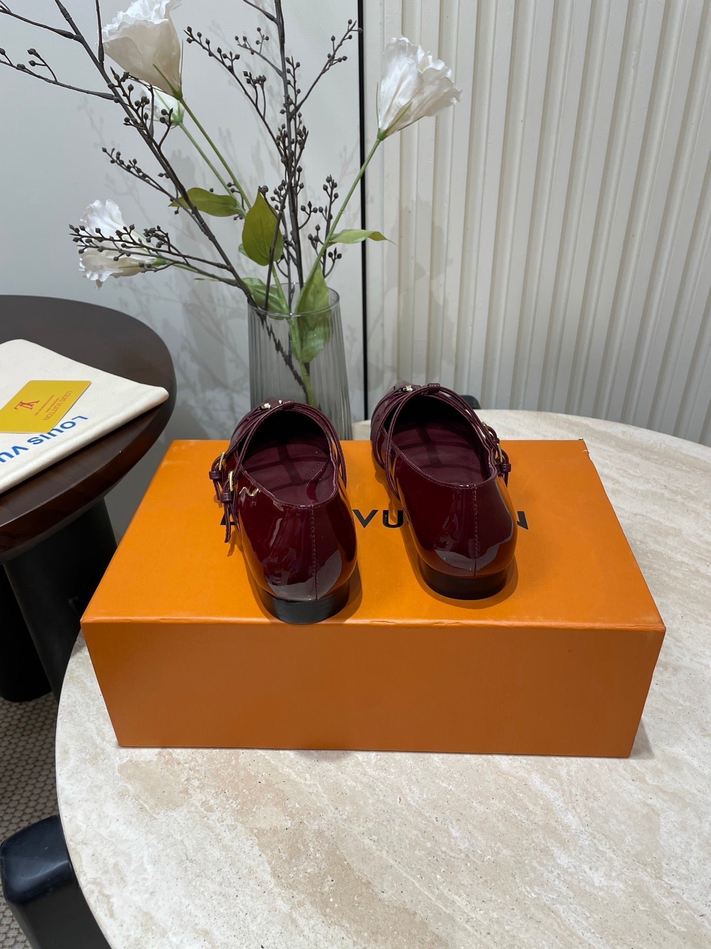 POINTED-TOE TRIPLE-STRAP BALLET FLAT IN BURGUNDY RED PATENT CALFSKIN