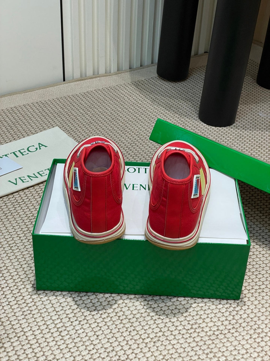 ELIOT SNEAKER IN CHERRY RED CANVAS AND CALFSKIN
