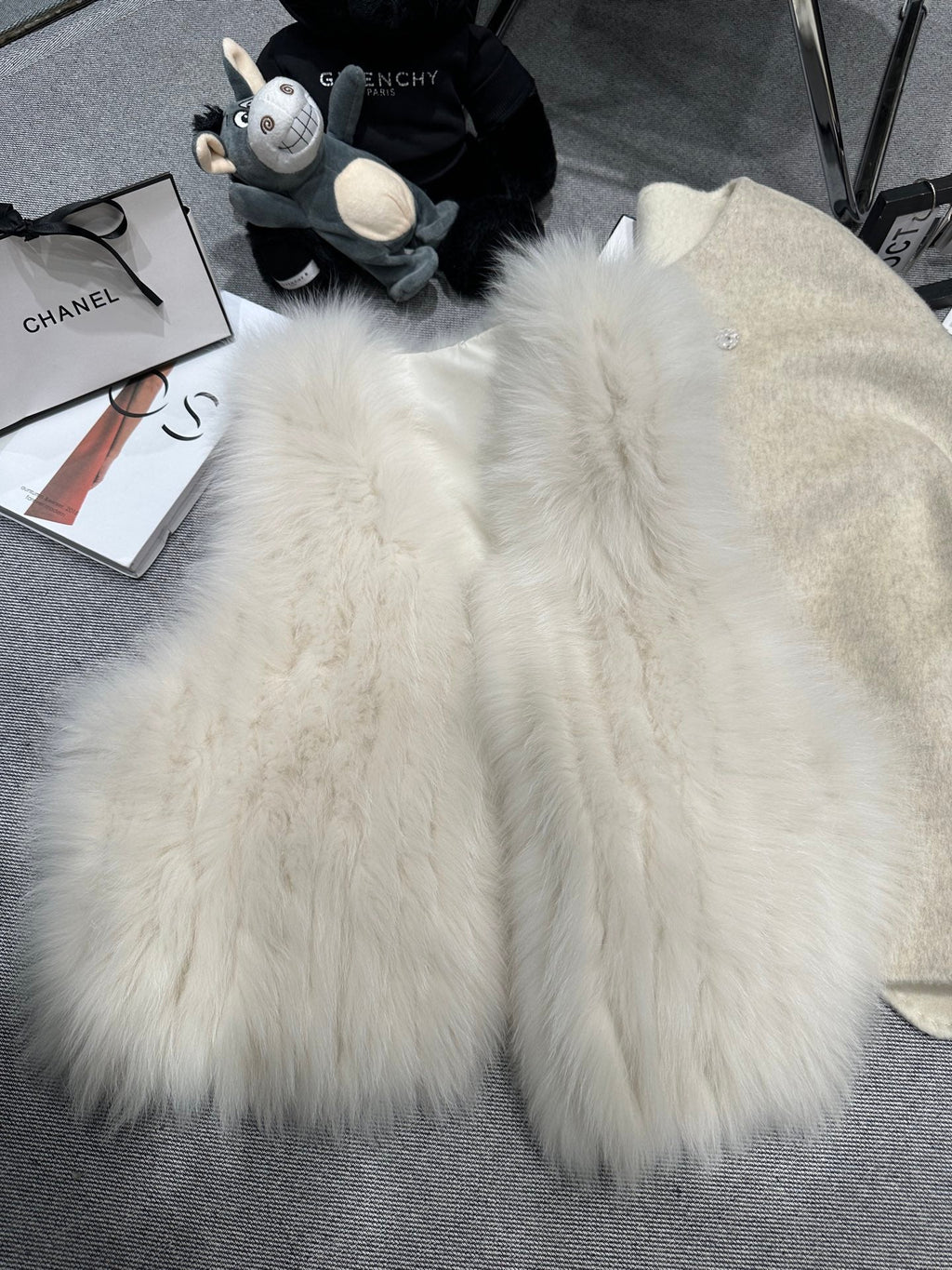 CHANEL 25S REVERSIBLE FOX FUR JACKET 592