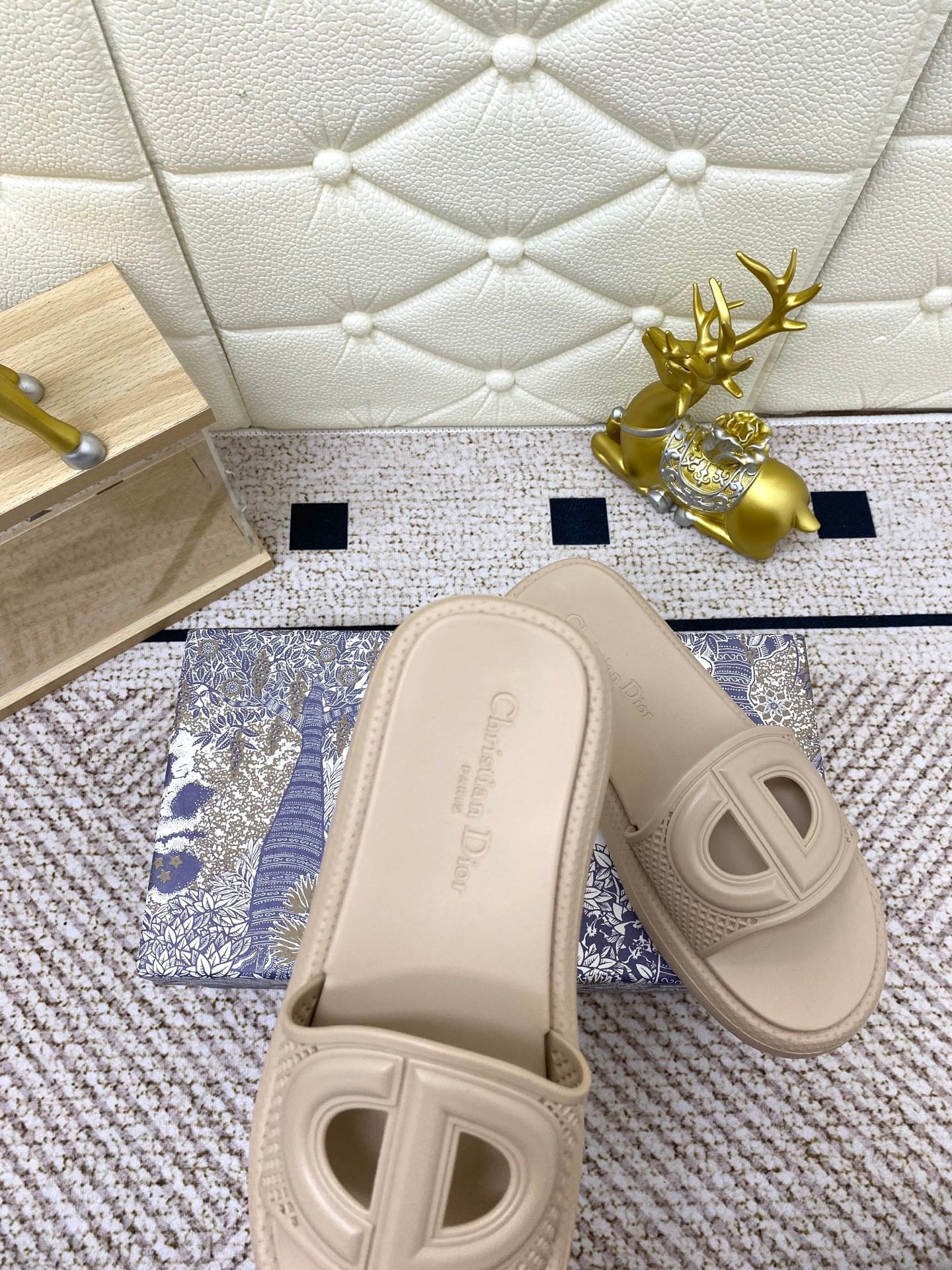 DIOR FLAT SLIDES 25S IN BEIGE TPU