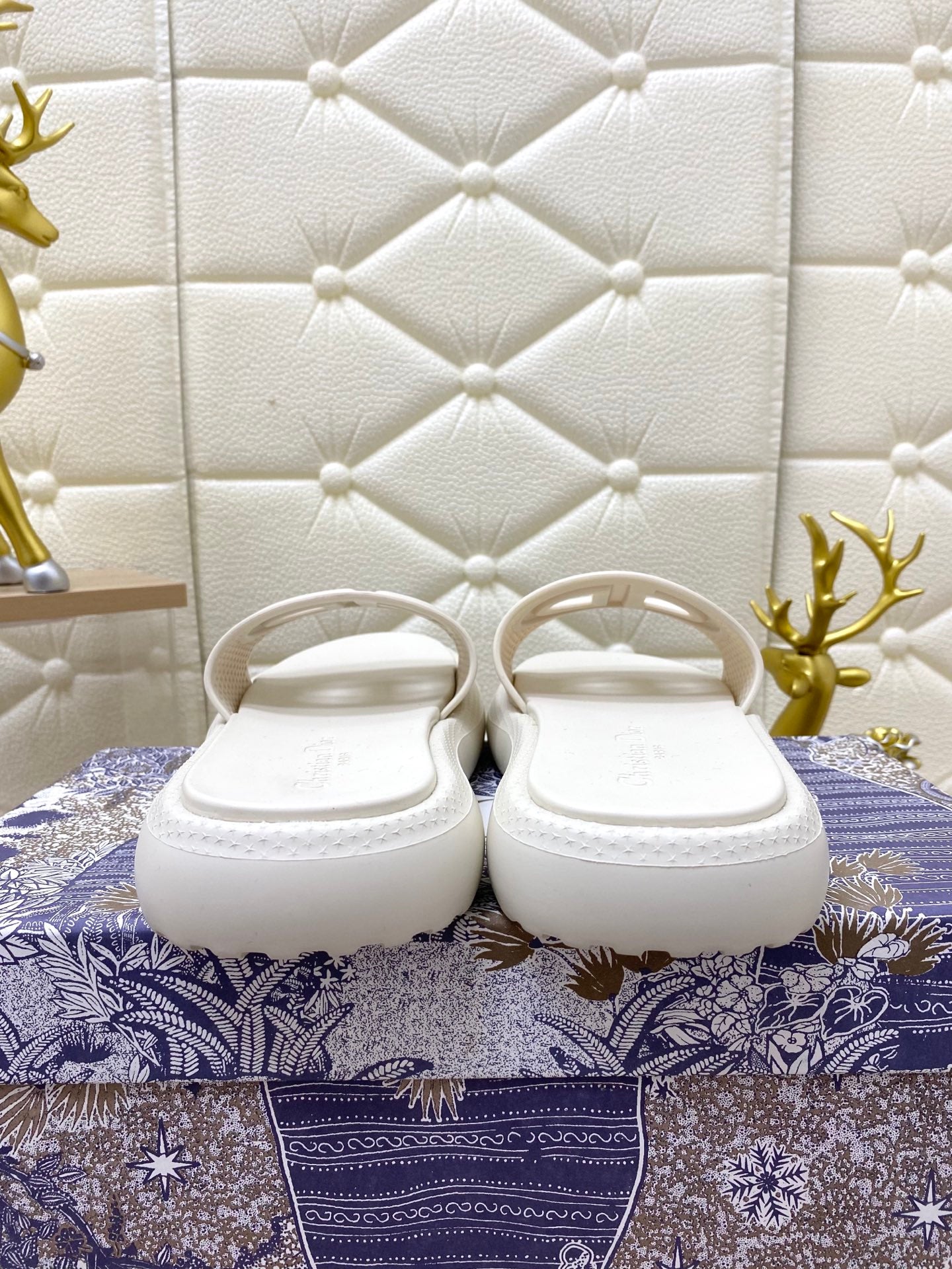 DIOR FLAT SLIDES 25S IN WHITE TPU