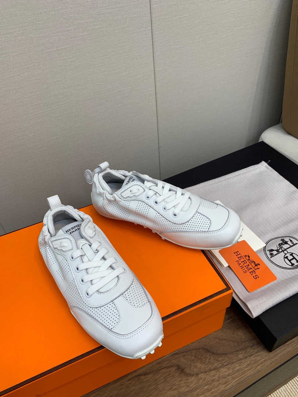 SKATEBOARD SHOES LIGHT GRAY CALFSKIN