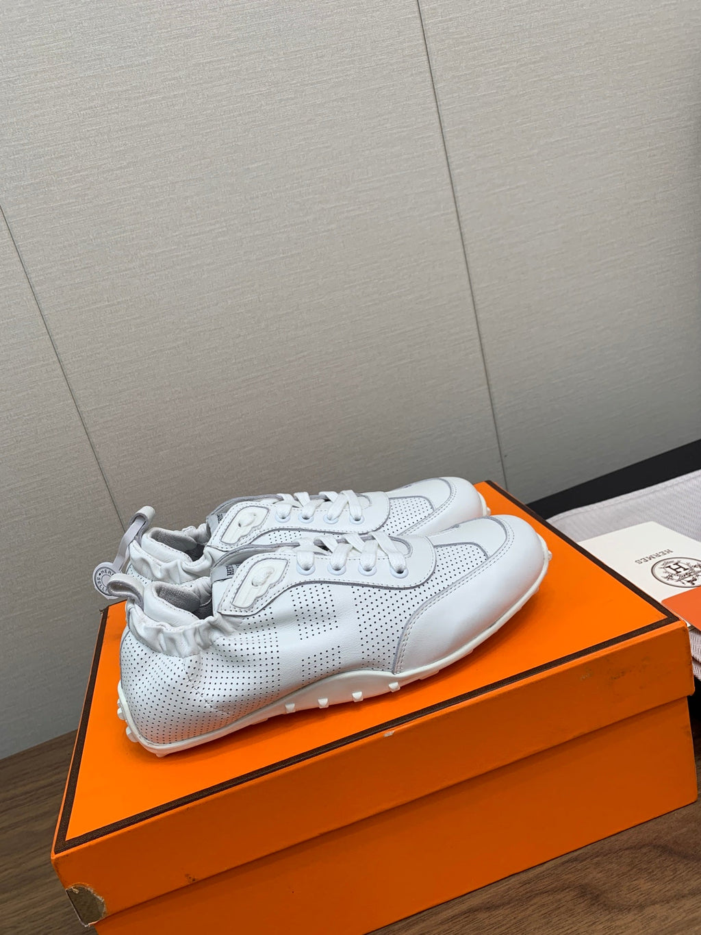 SKATEBOARD SHOES LIGHT GRAY CALFSKIN