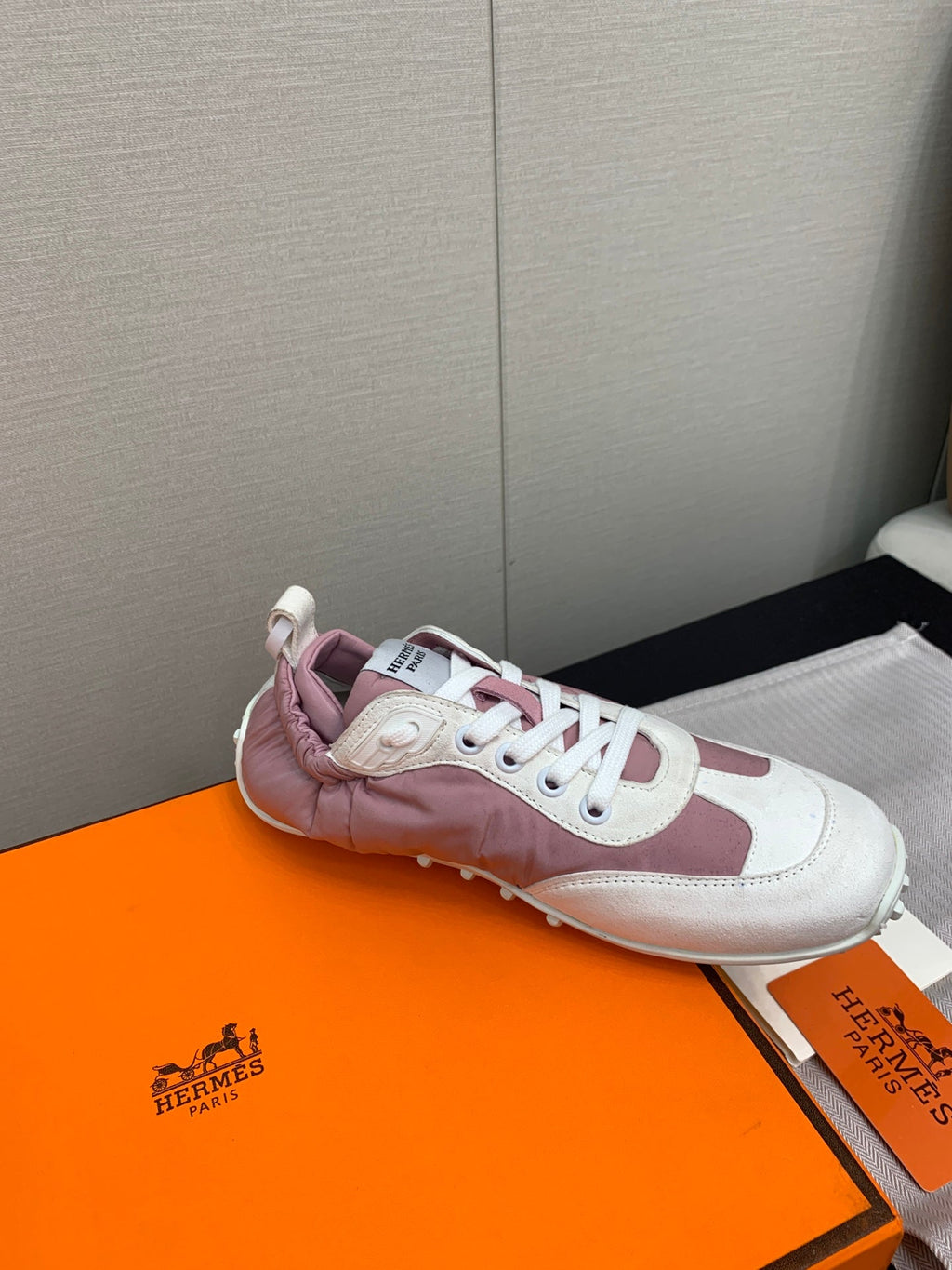 SKATEBOARD SHOES LIGHT GRAY MIX DARK PINK CALFSKIN