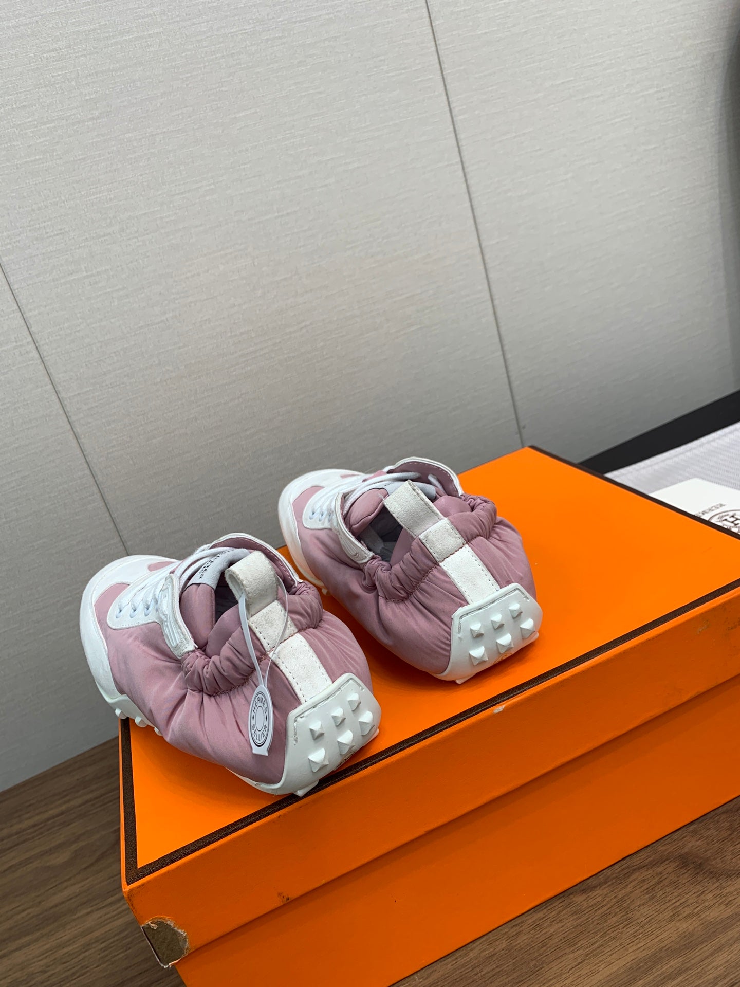 SKATEBOARD SHOES LIGHT GRAY MIX DARK PINK CALFSKIN