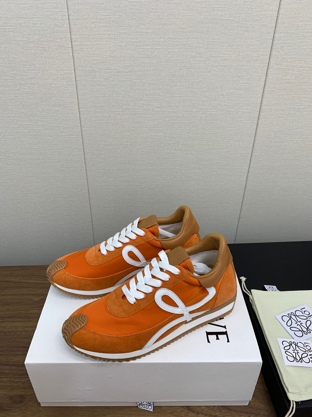 LW FLOW RUNNER SNEAKER ORANGE SUEDE