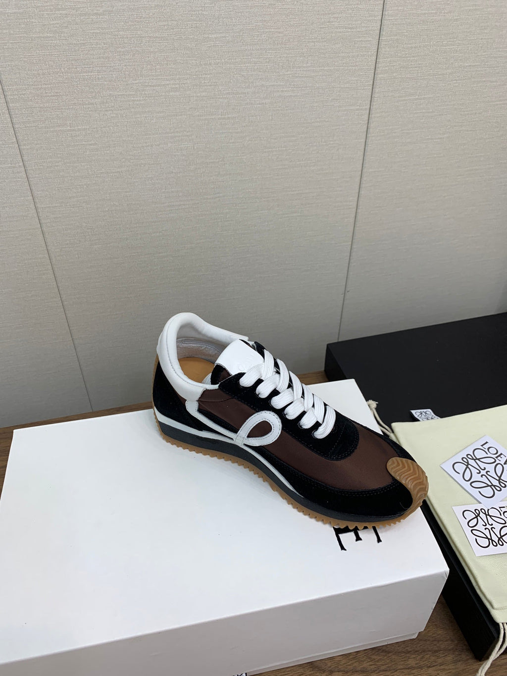 LW FLOW RUNNER SNEAKER BROWN BLACK SUEDE