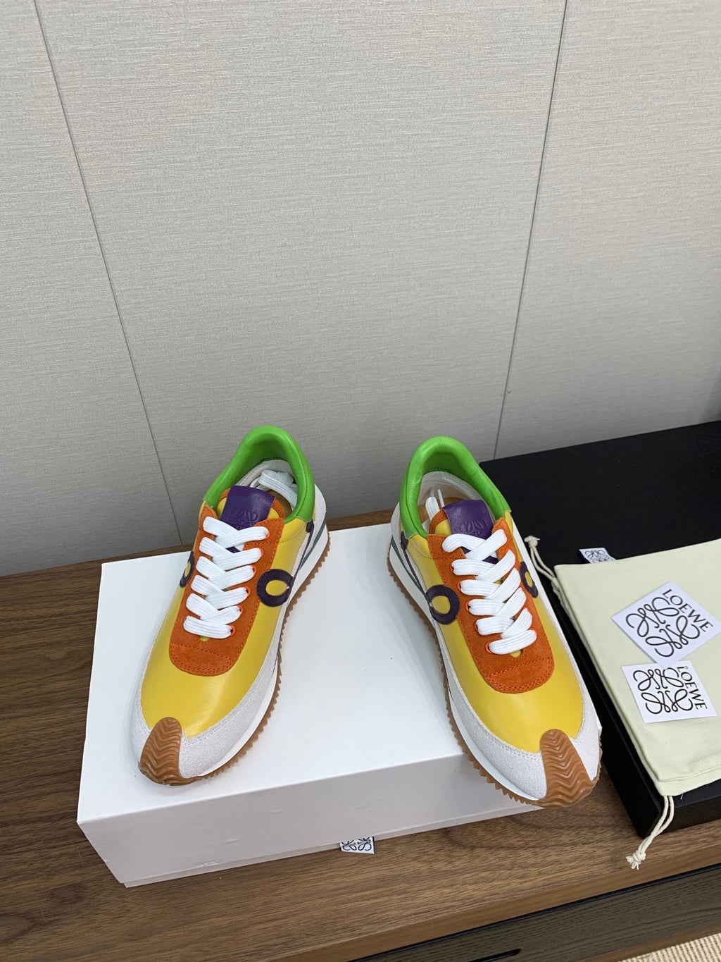 LW FLOW RUNNER SNEAKER LEMON-BRICK SUEDE