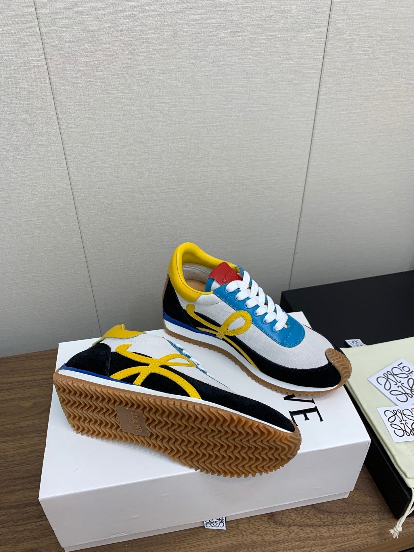 LW FLOW RUNNER SNEAKER WHITE-BLUE SUEDE