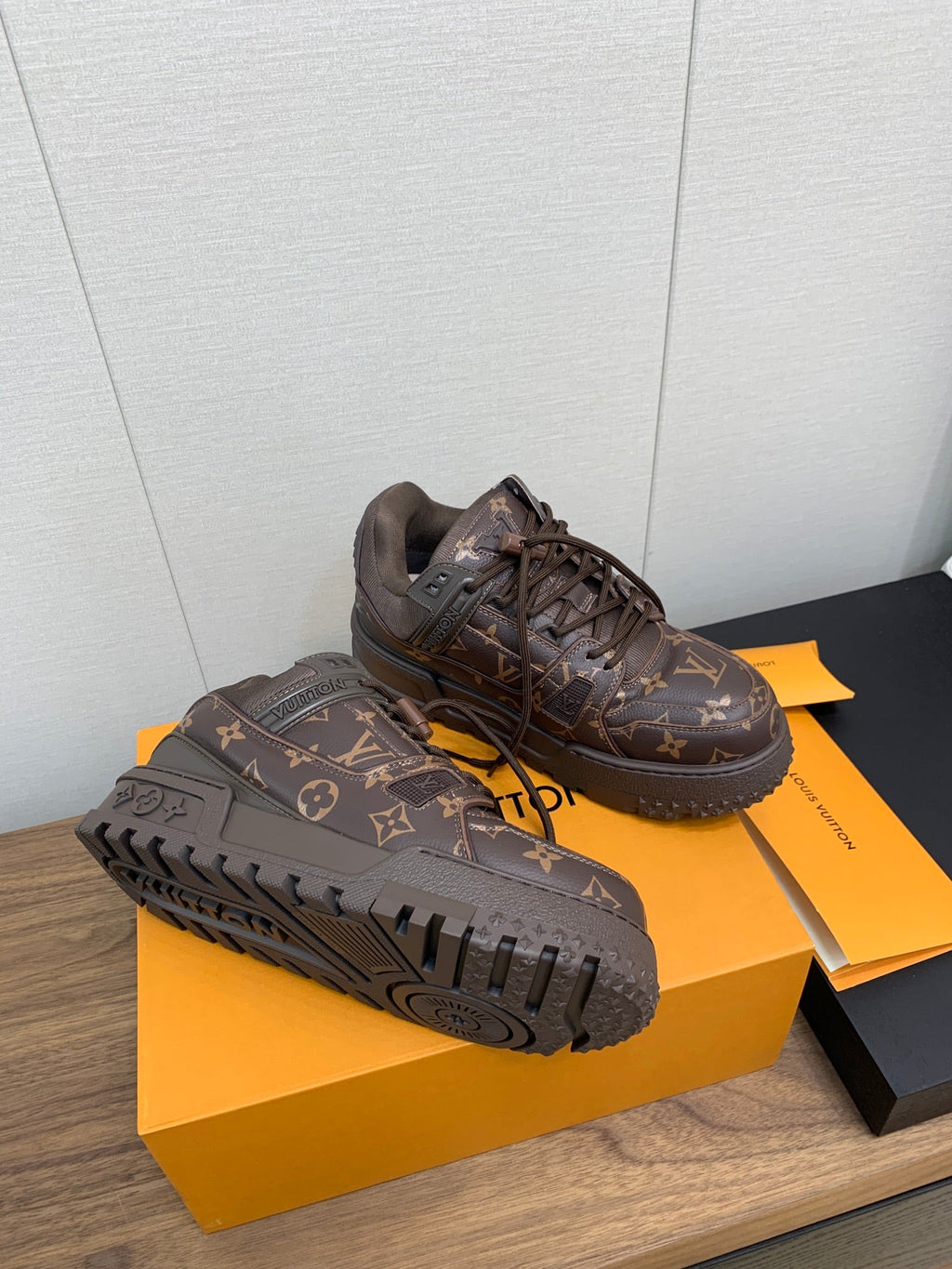 LV TRAINER IN CHOCOLATE BROWN MONOGRAM CALFSKIN
