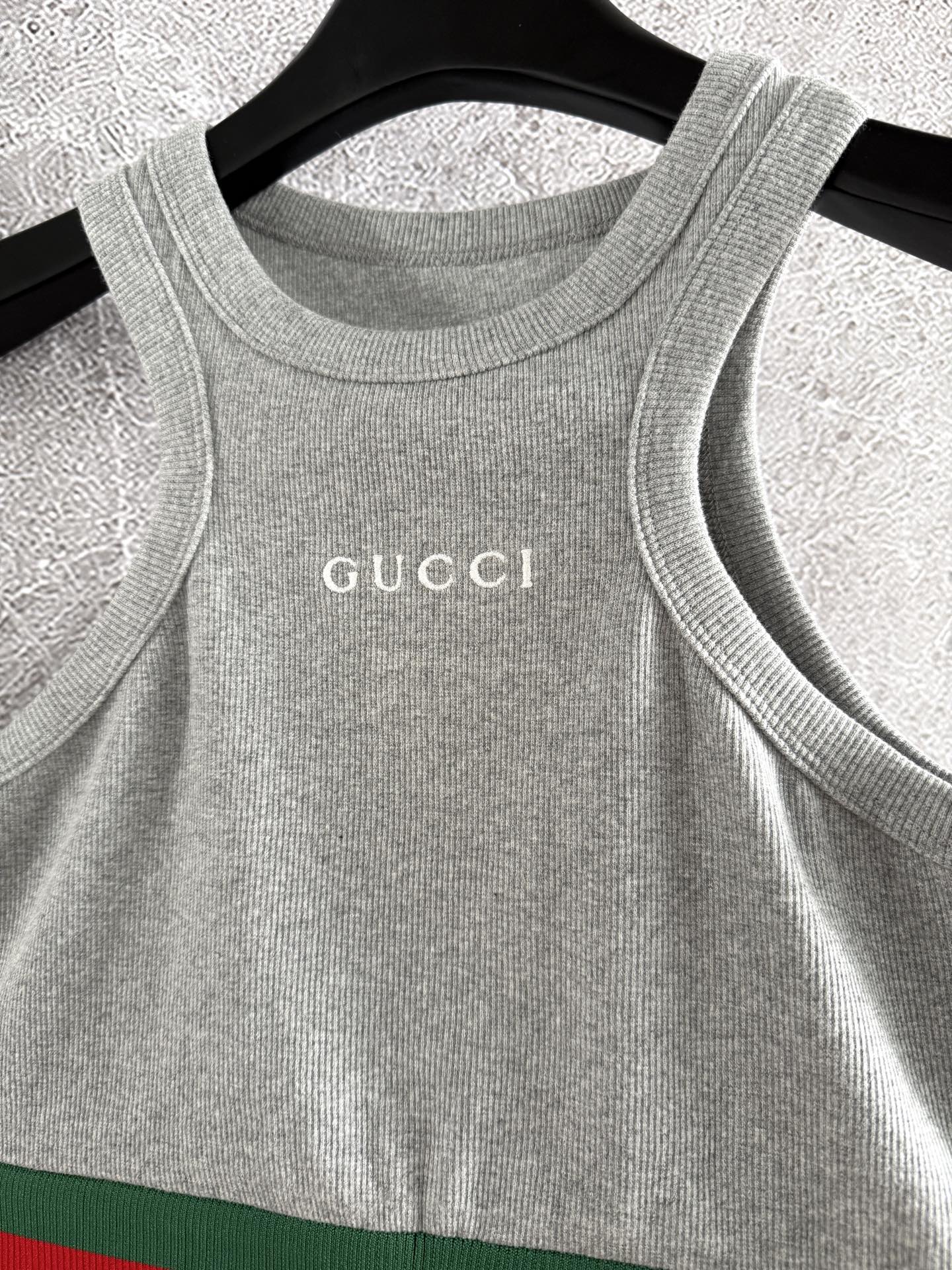 GUCCI CROPPED SLEEVELESS TOP STYLE 129
