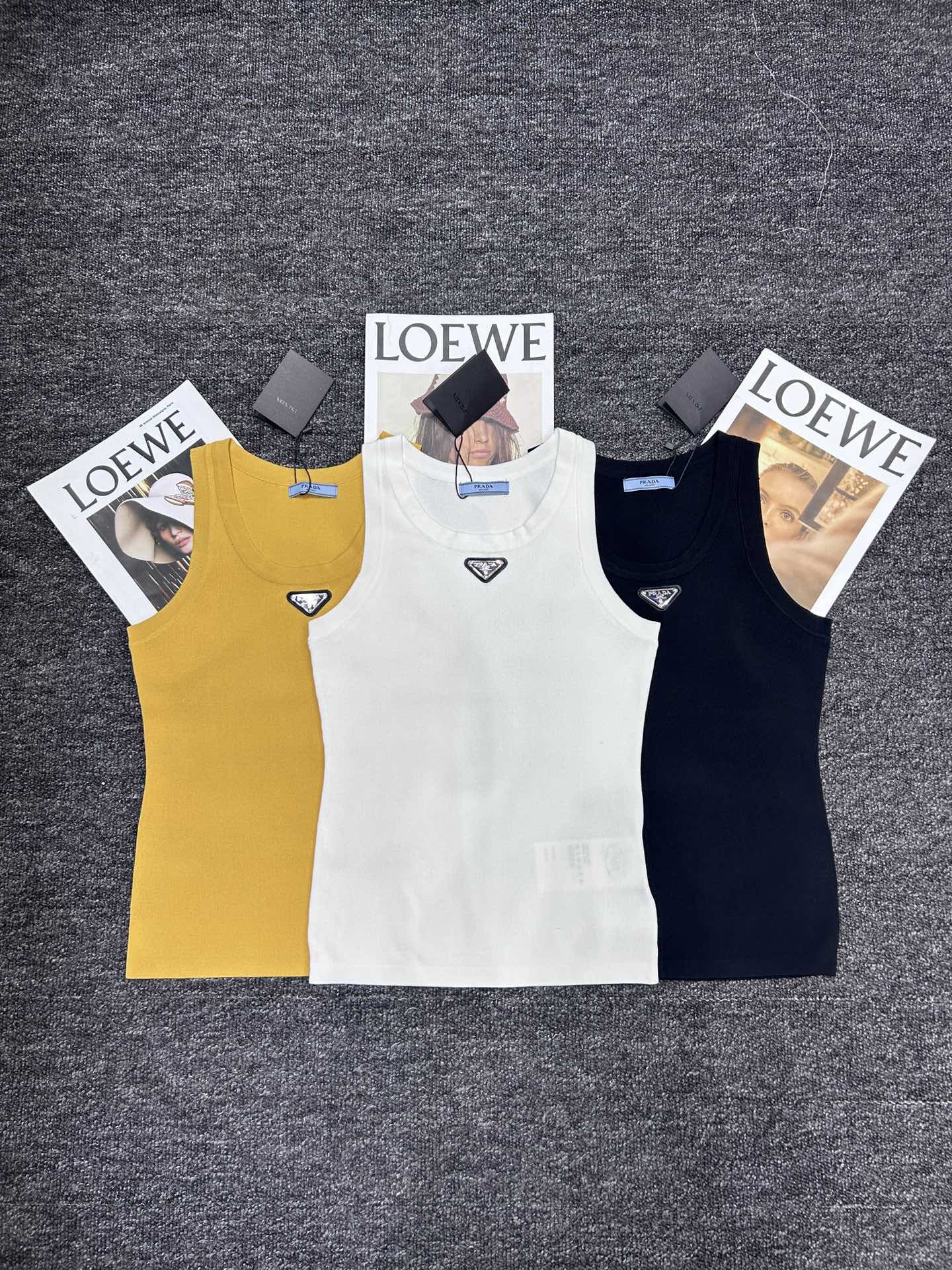 PRADA 25S SLEEVELESS TOP 432