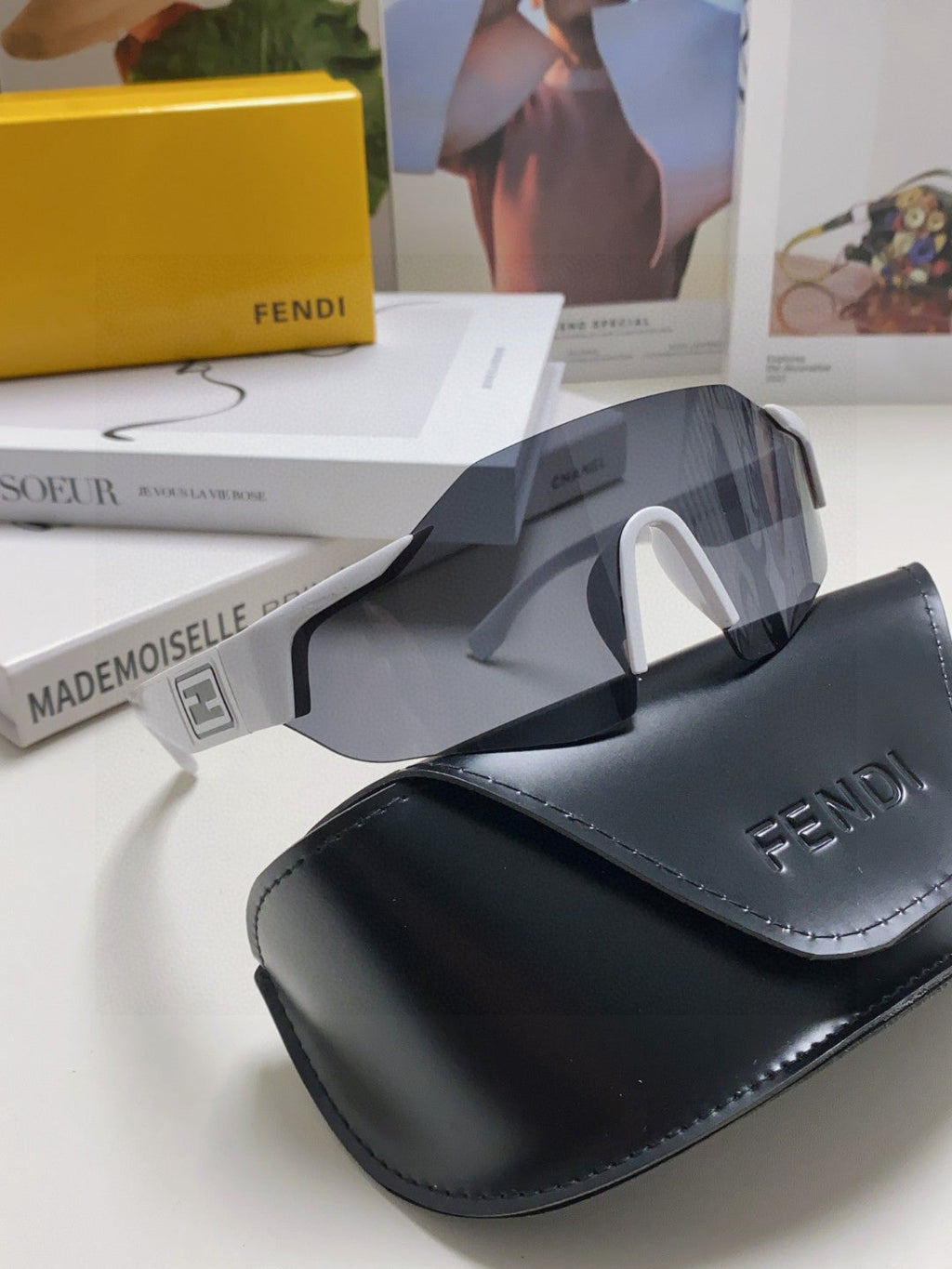 FF SQUARED VISOR FRAME SUNGLASSES 557144 IN ACETATE