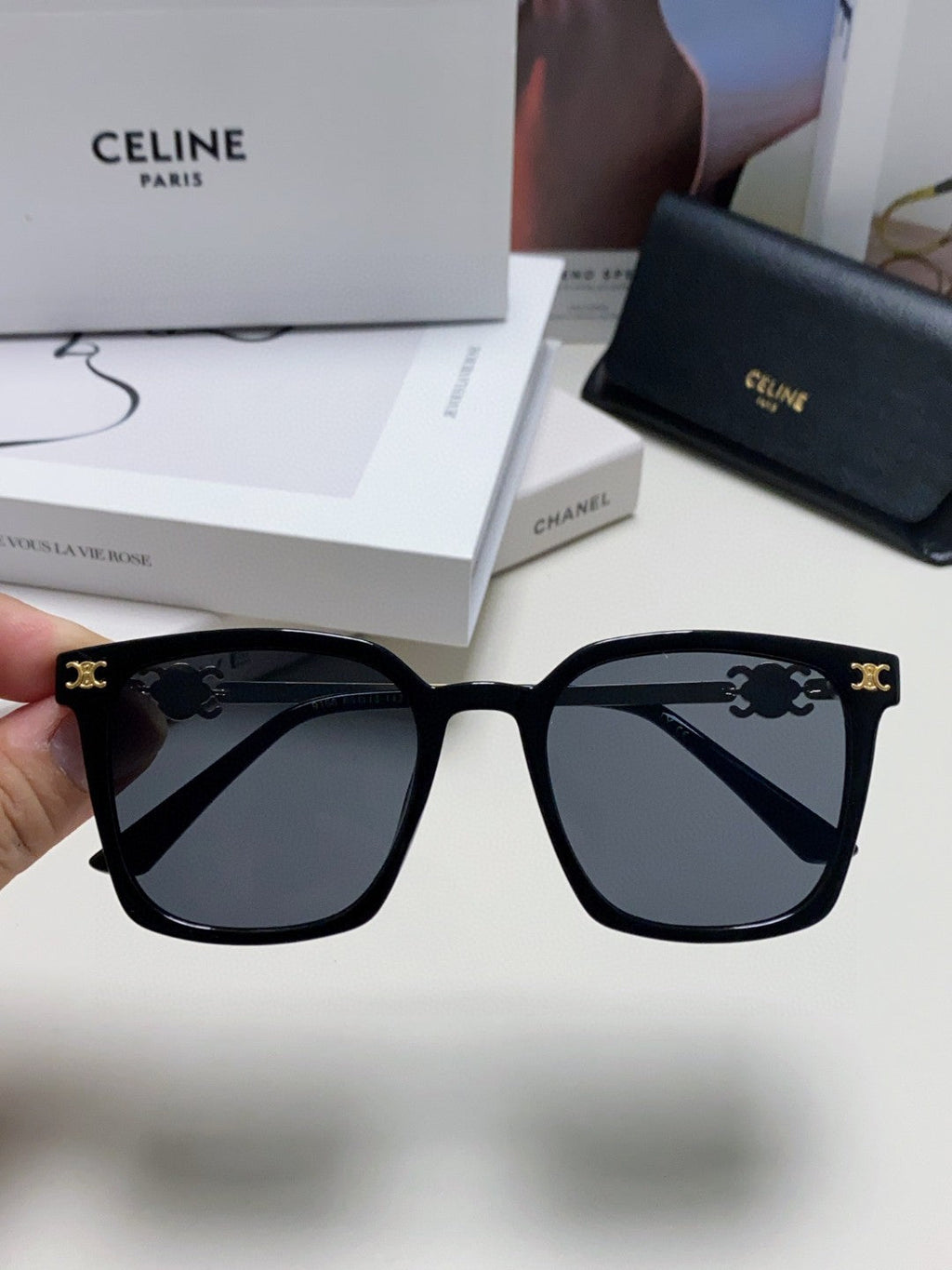 TRIOMPHE SUNGLASS 497820 IN GOLD METAL BLACK LENSES