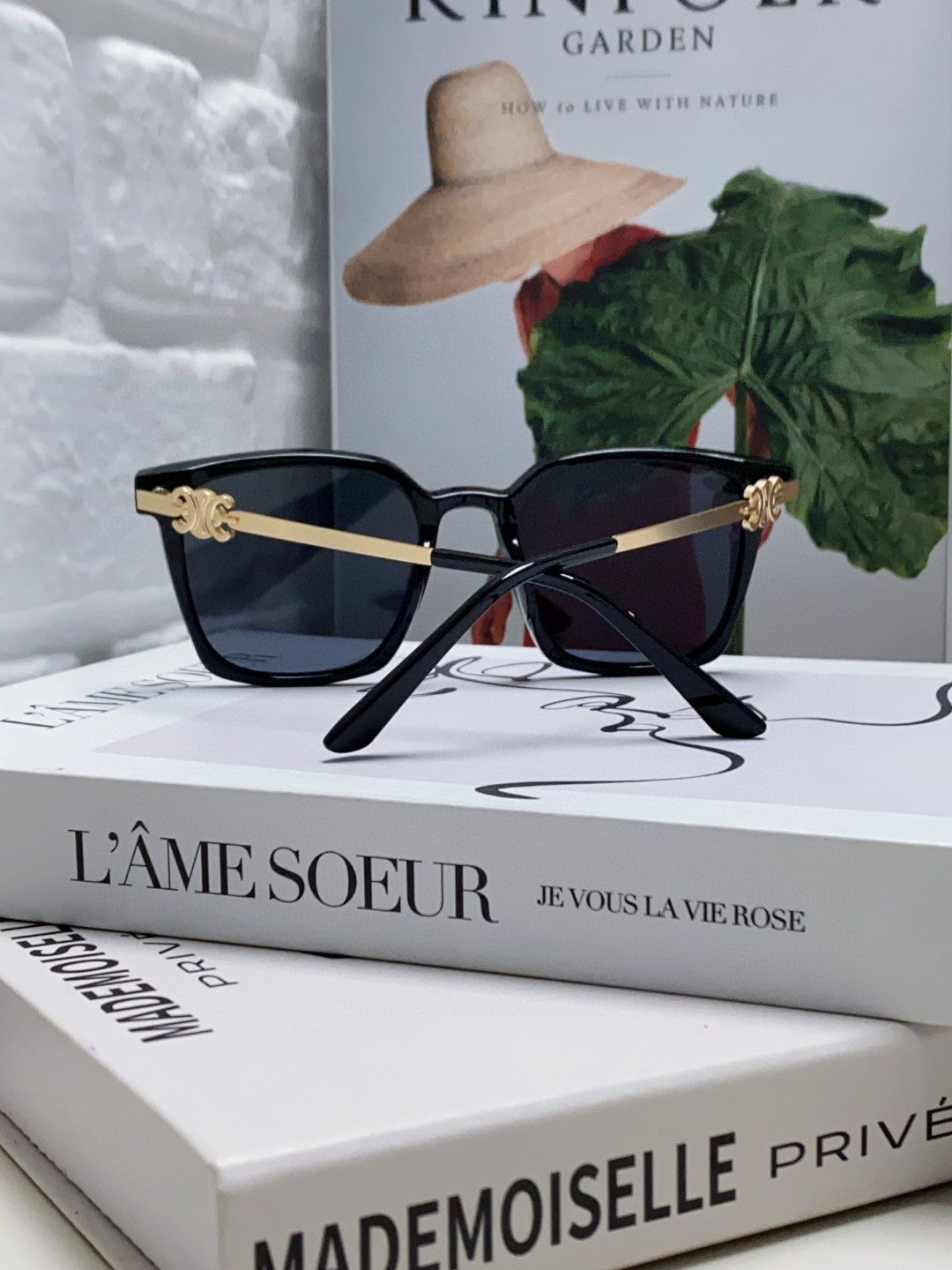 TRIOMPHE SUNGLASS 497820 IN GOLD METAL BLACK LENSES