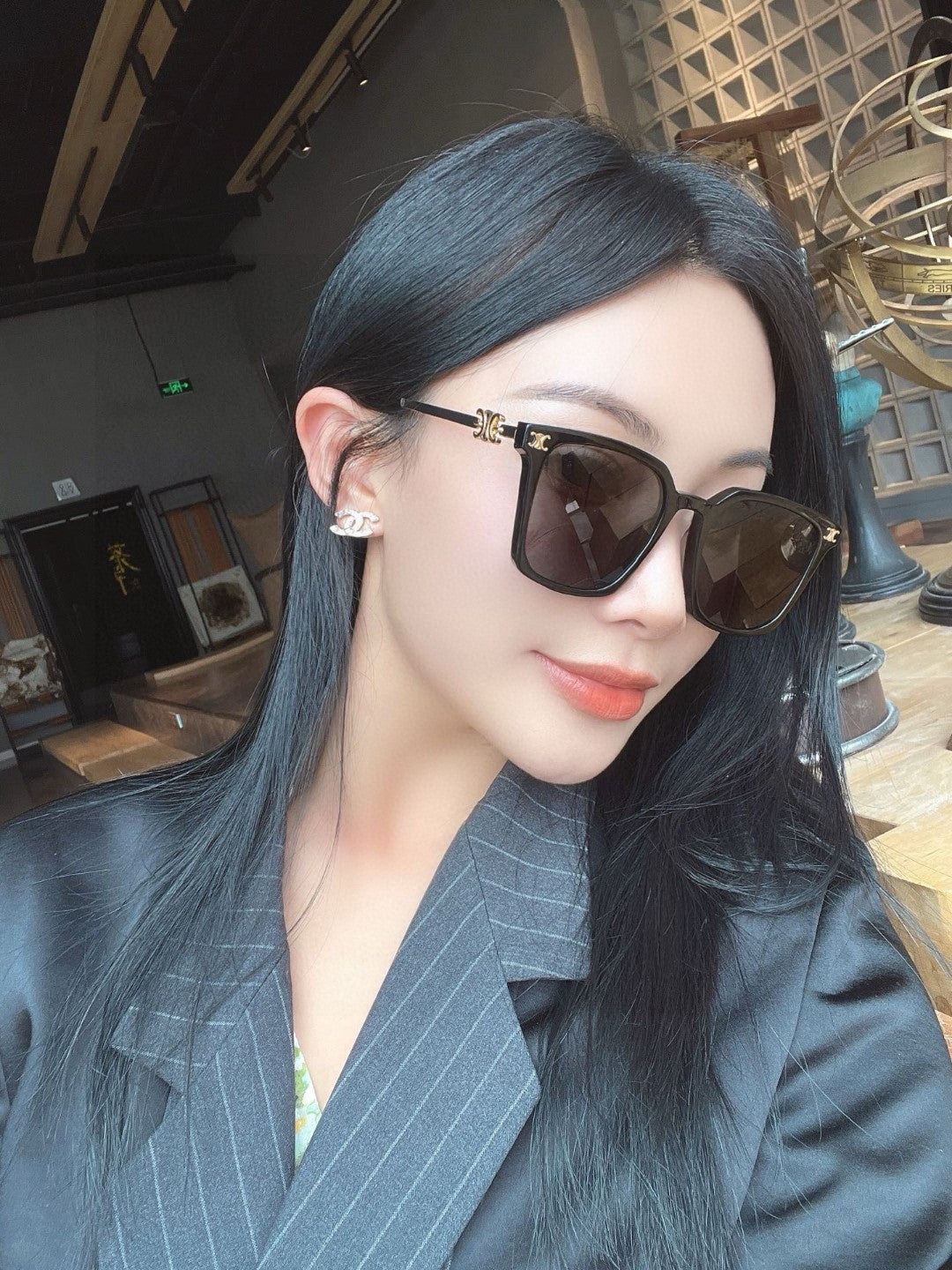 TRIOMPHE SUNGLASS 497820 IN GOLD METAL BLACK LENSES